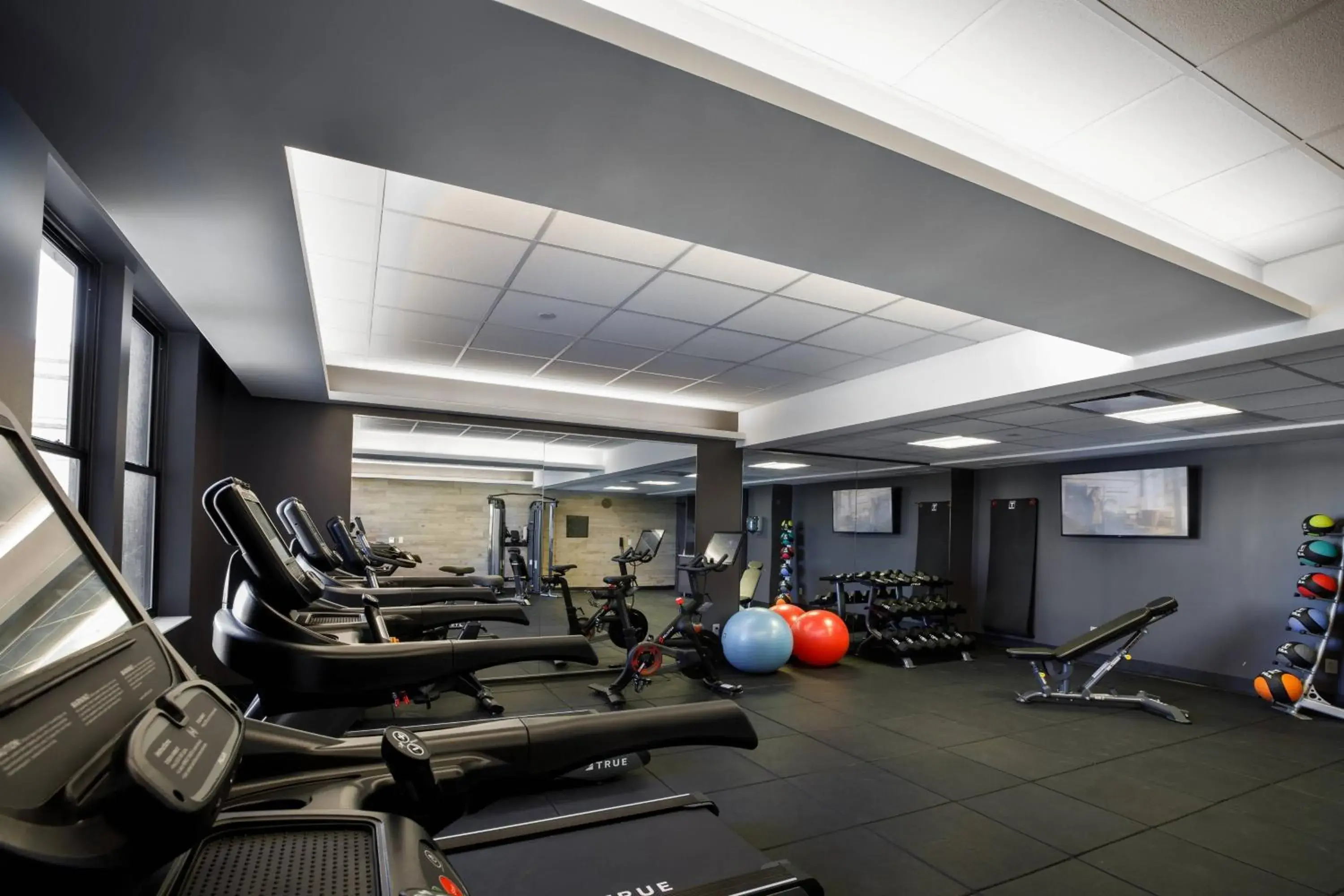 Fitness centre/facilities in Hotel Vin, Grapevine, Autograph Collection Fitness centre/facilities in Hotel Vin, Grapevine, Autograph Collection