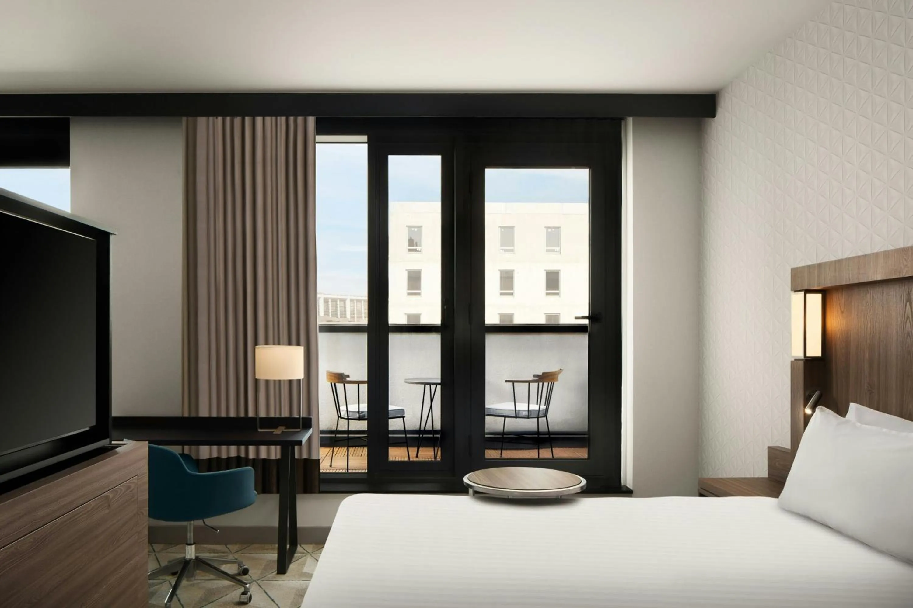 Bedroom, Bed in Courtyard by Marriott Paris Porte de Versailles