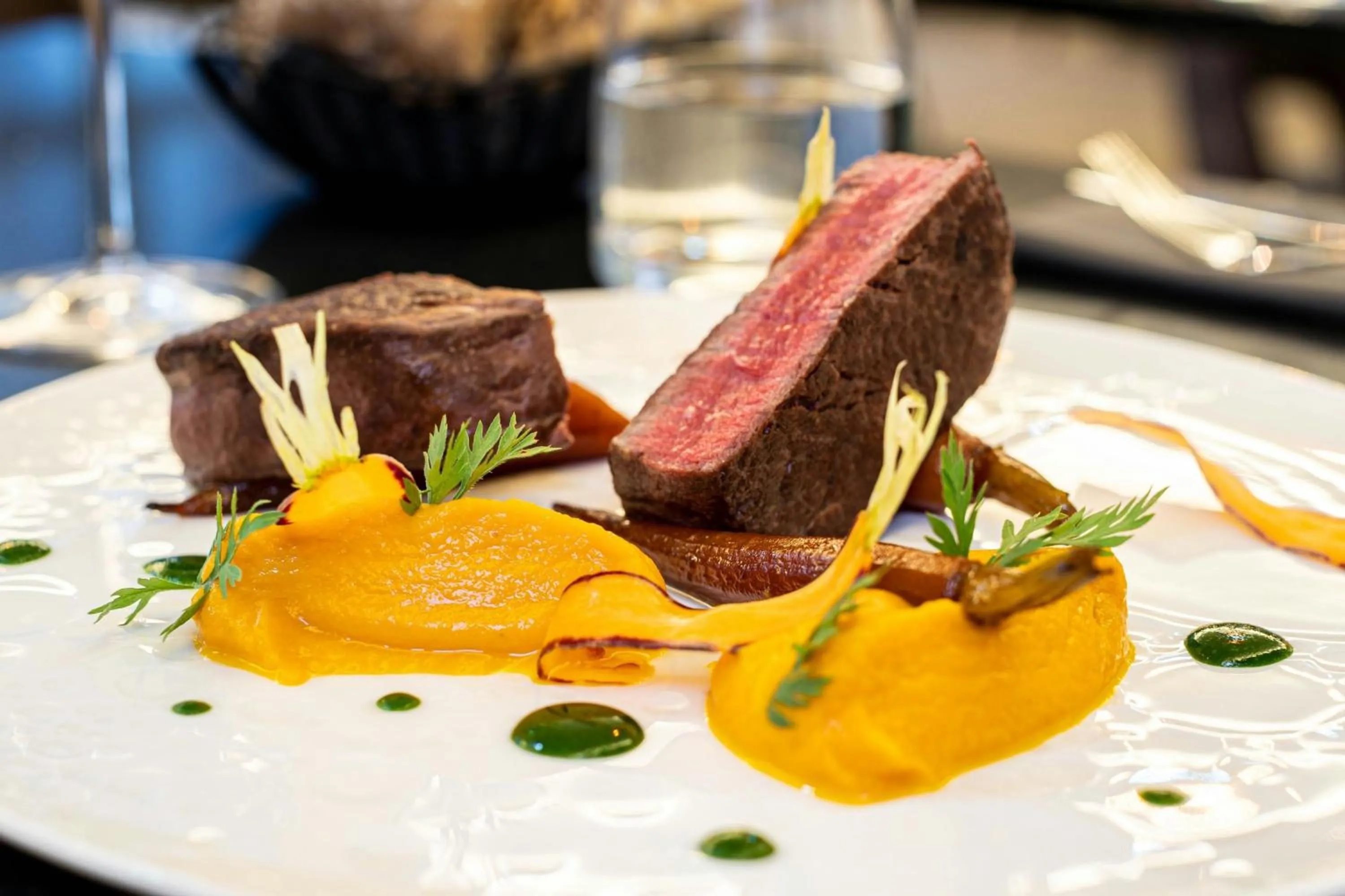 Restaurant/places to eat in Courtyard by Marriott Paris Porte de Versailles