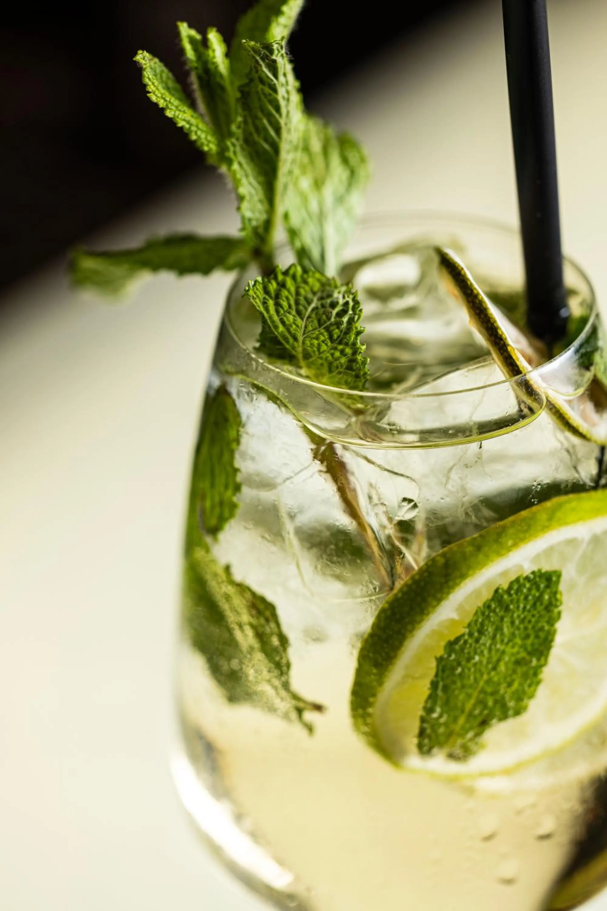 Lounge or bar in Courtyard by Marriott Paris Porte de Versailles