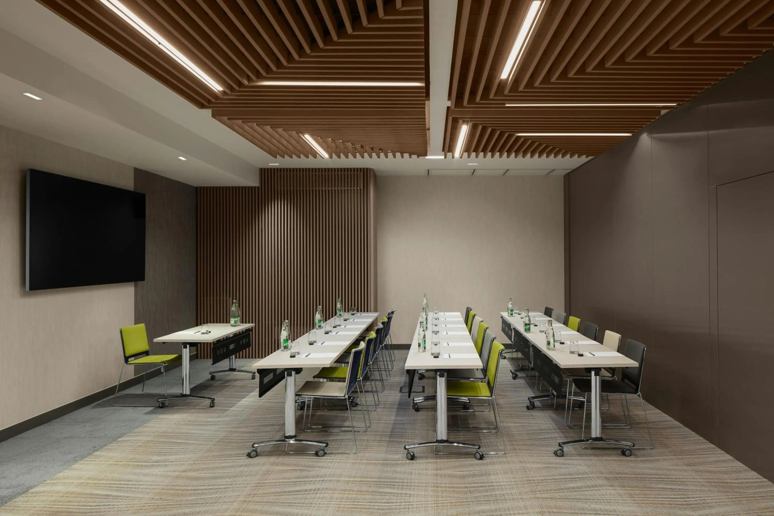 Meeting/conference room in Courtyard by Marriott Paris Porte de Versailles