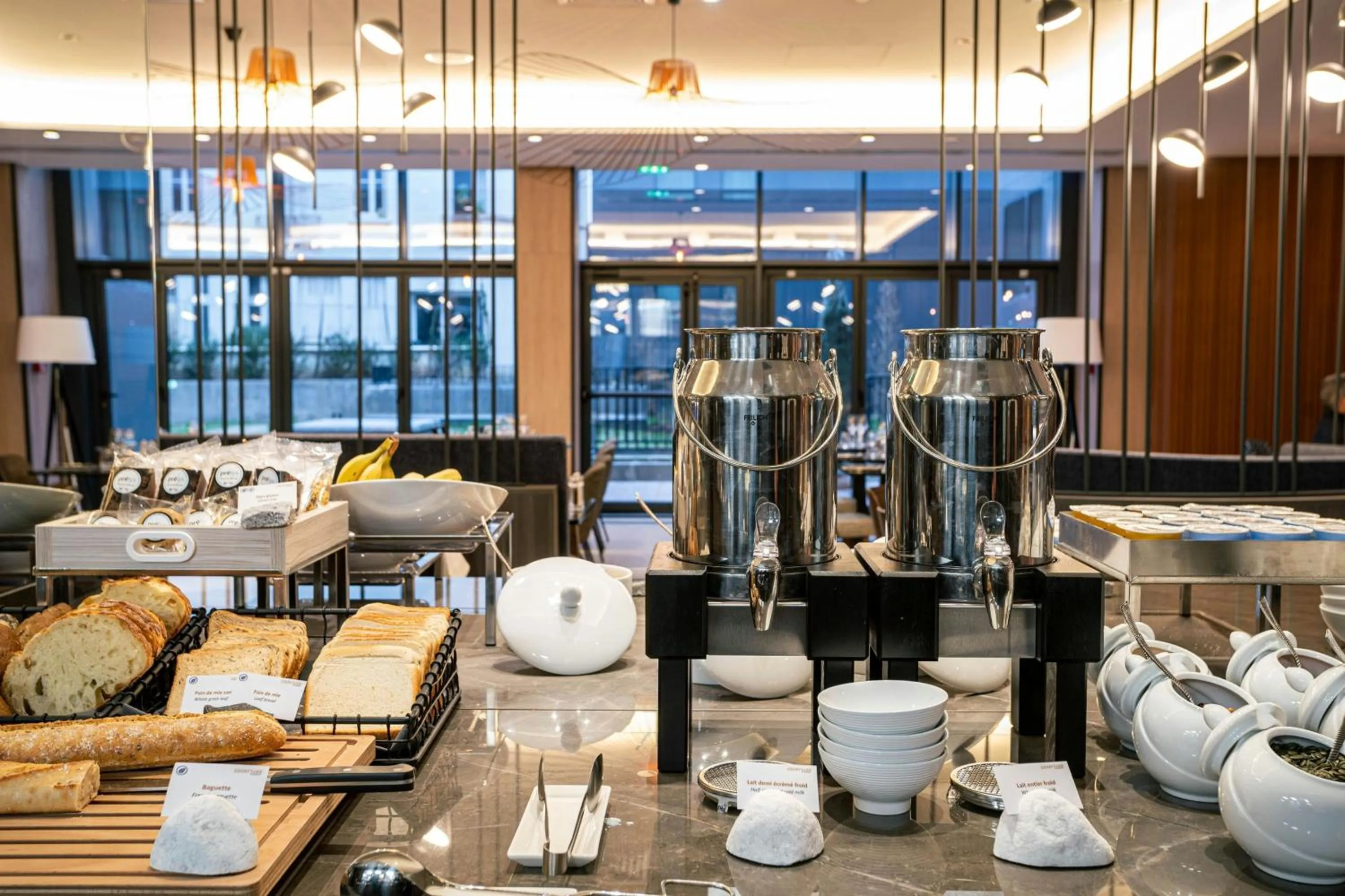 Kitchen or kitchenette in Courtyard by Marriott Paris Porte de Versailles