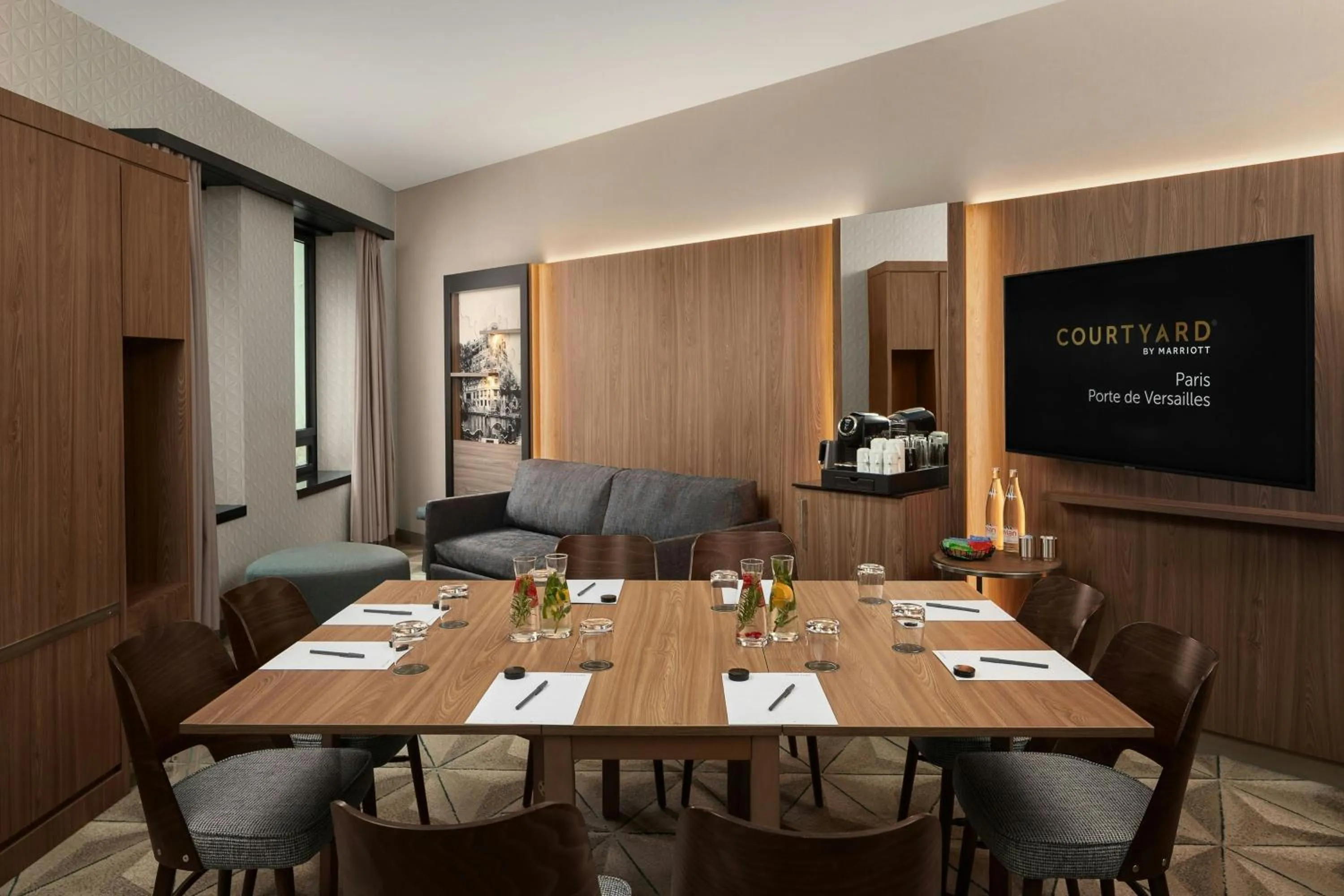 Bedroom in Courtyard by Marriott Paris Porte de Versailles