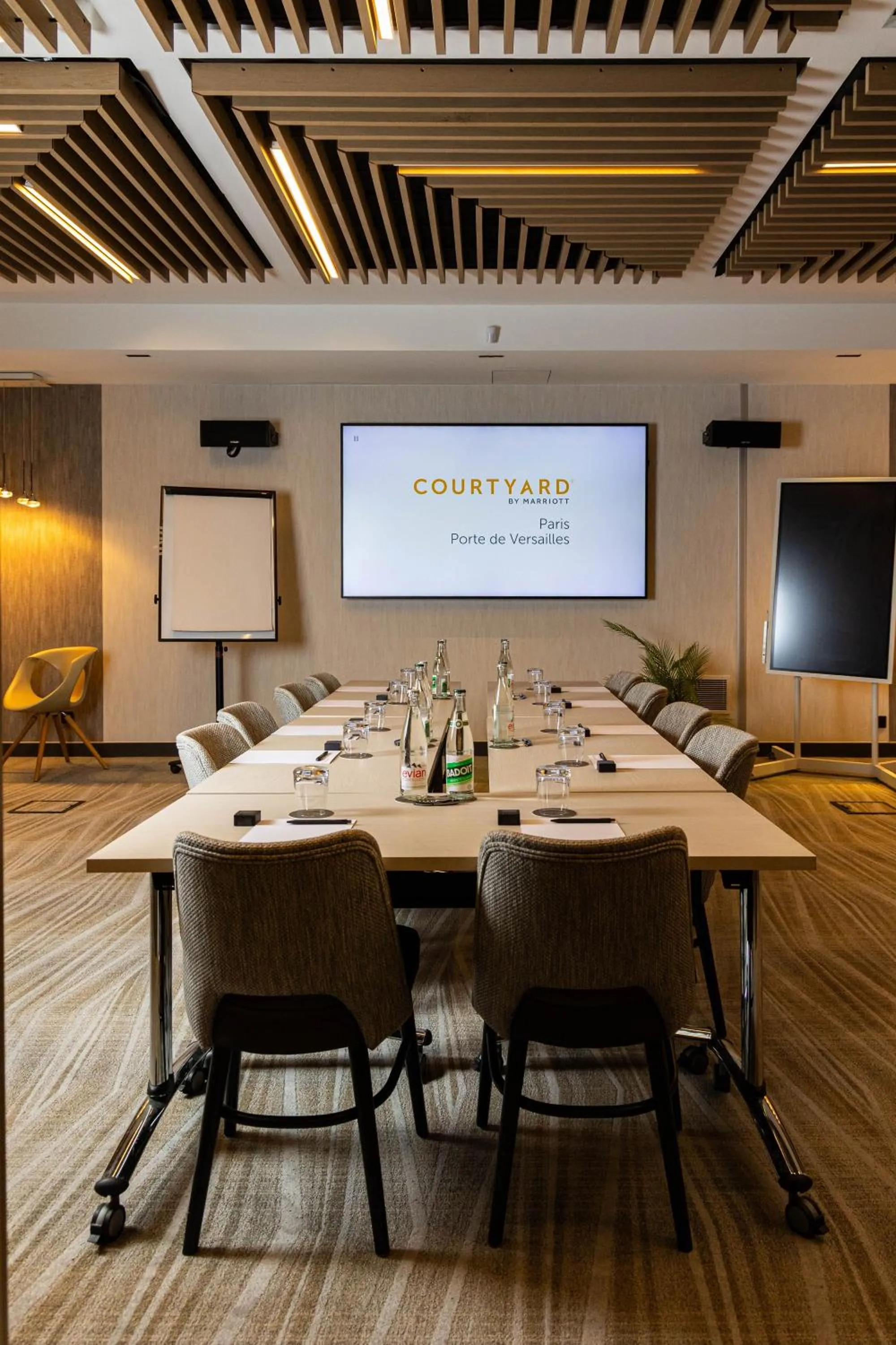 Meeting/conference room in Courtyard by Marriott Paris Porte de Versailles
