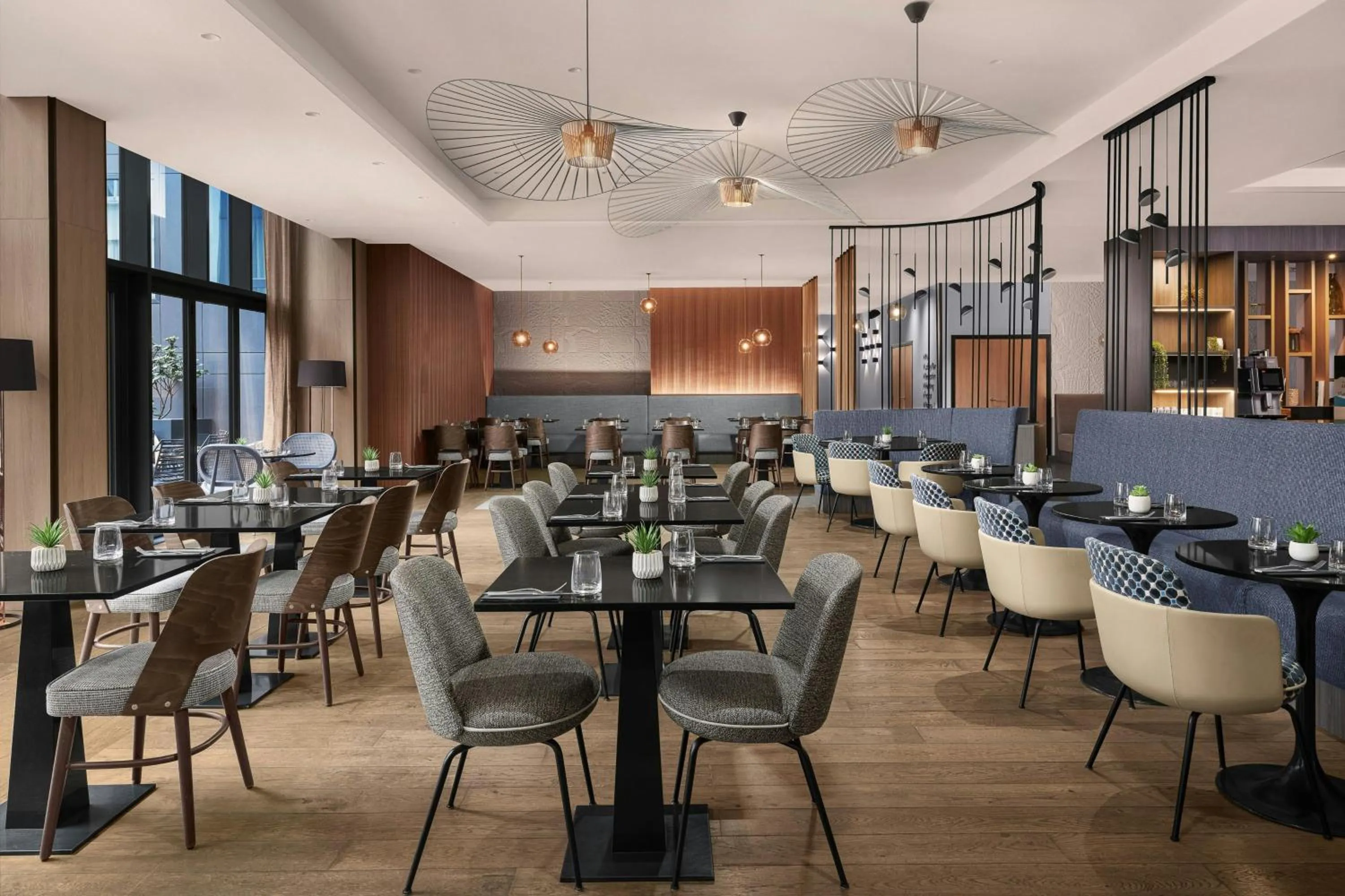 Restaurant/places to eat in Courtyard by Marriott Paris Porte de Versailles