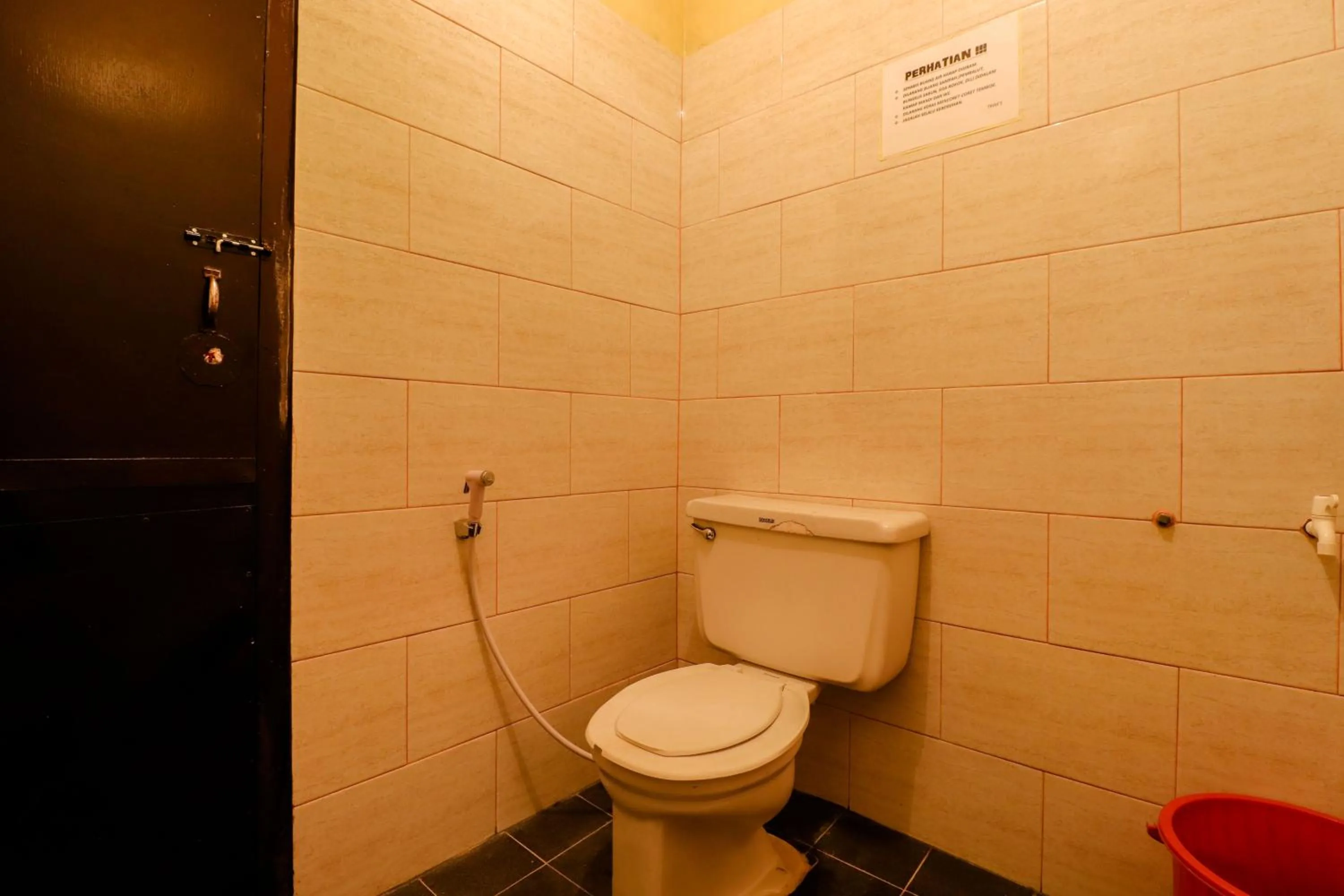 Bathroom in Cempaka Hotel