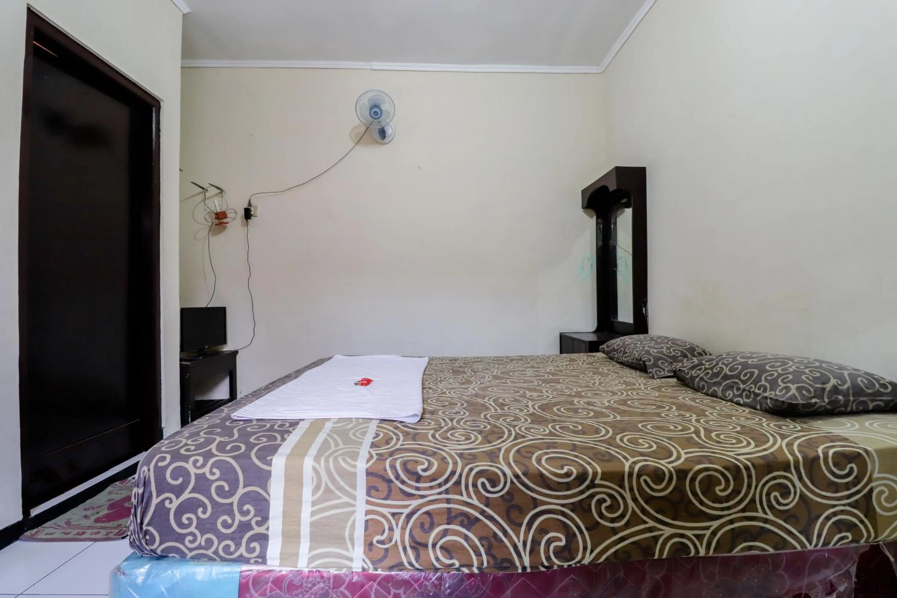 Bedroom, Bed in Cempaka Hotel