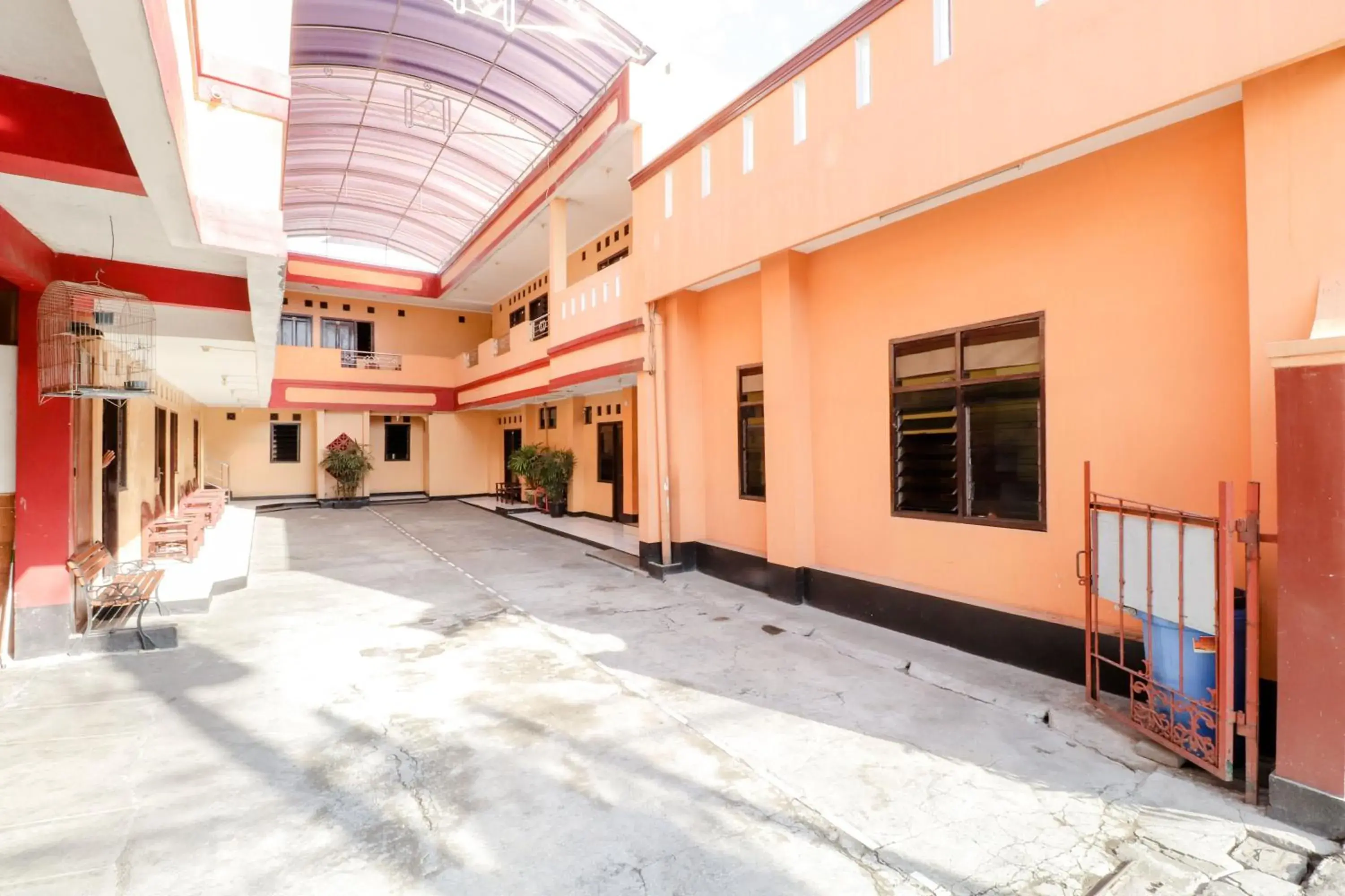 Facade/entrance in Cempaka Hotel Facade/entrance in Cempaka Hotel