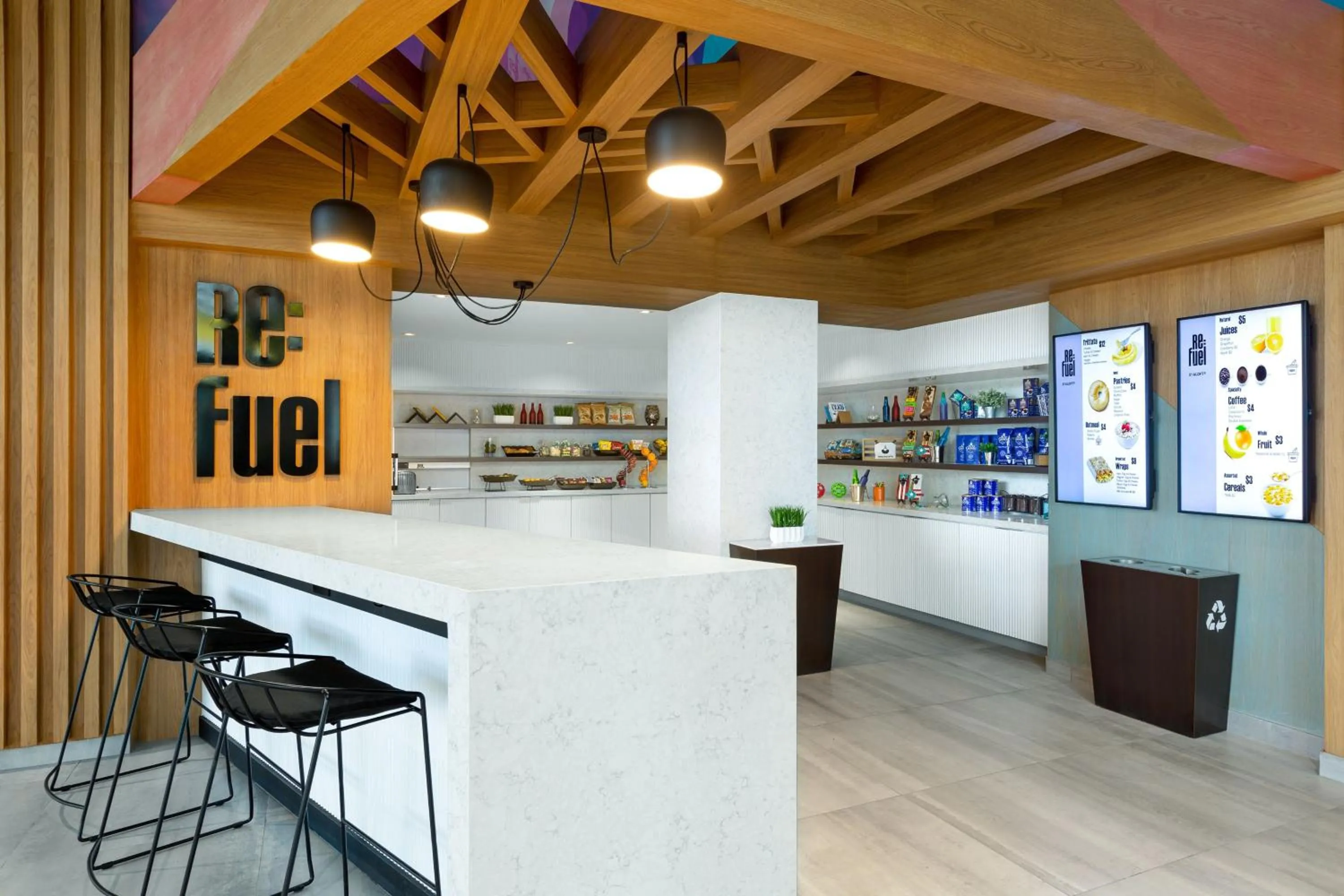 Restaurant/places to eat in Aloft San Juan