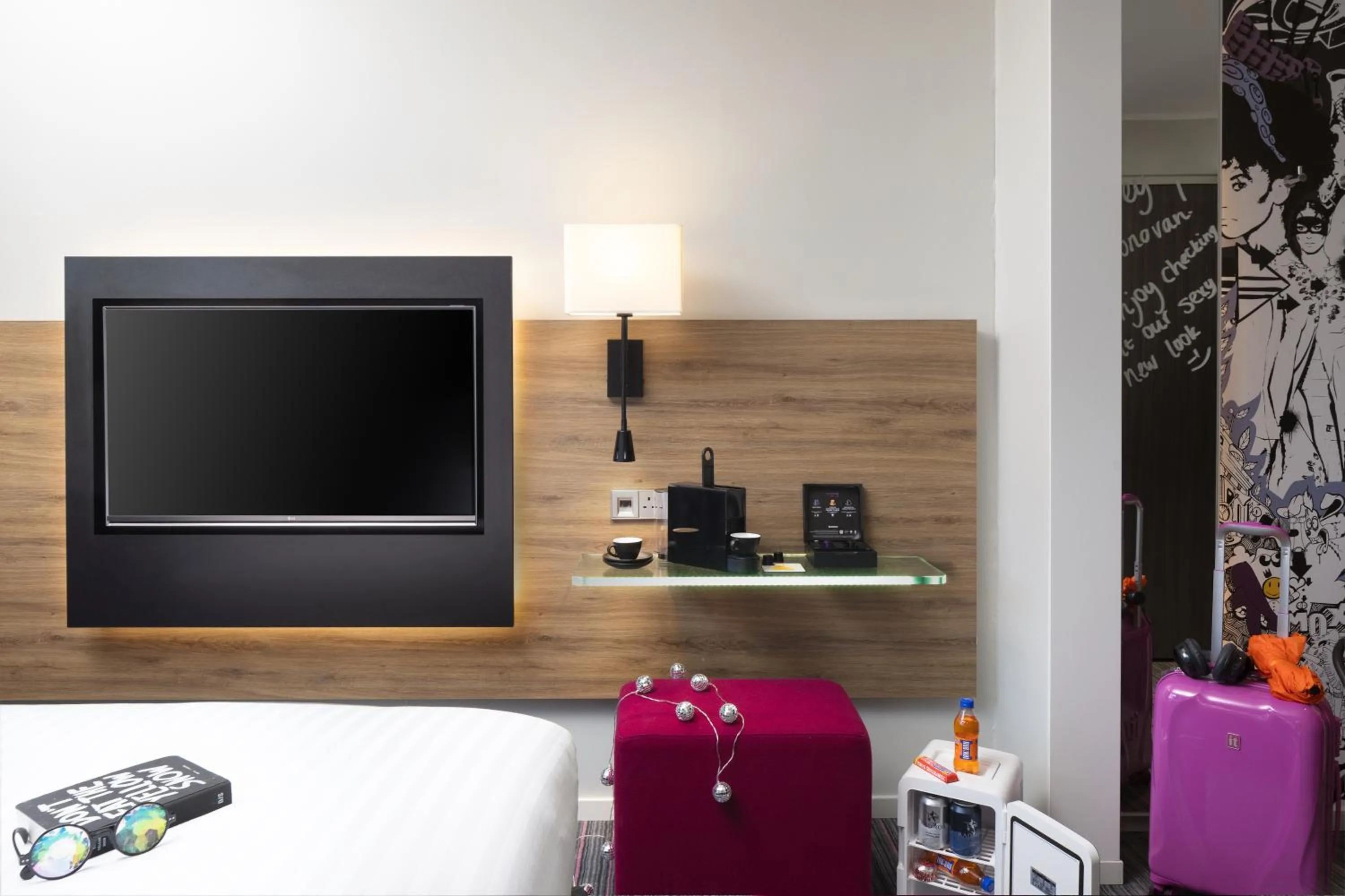 TV and multimedia, Bed in Moxy Southampton