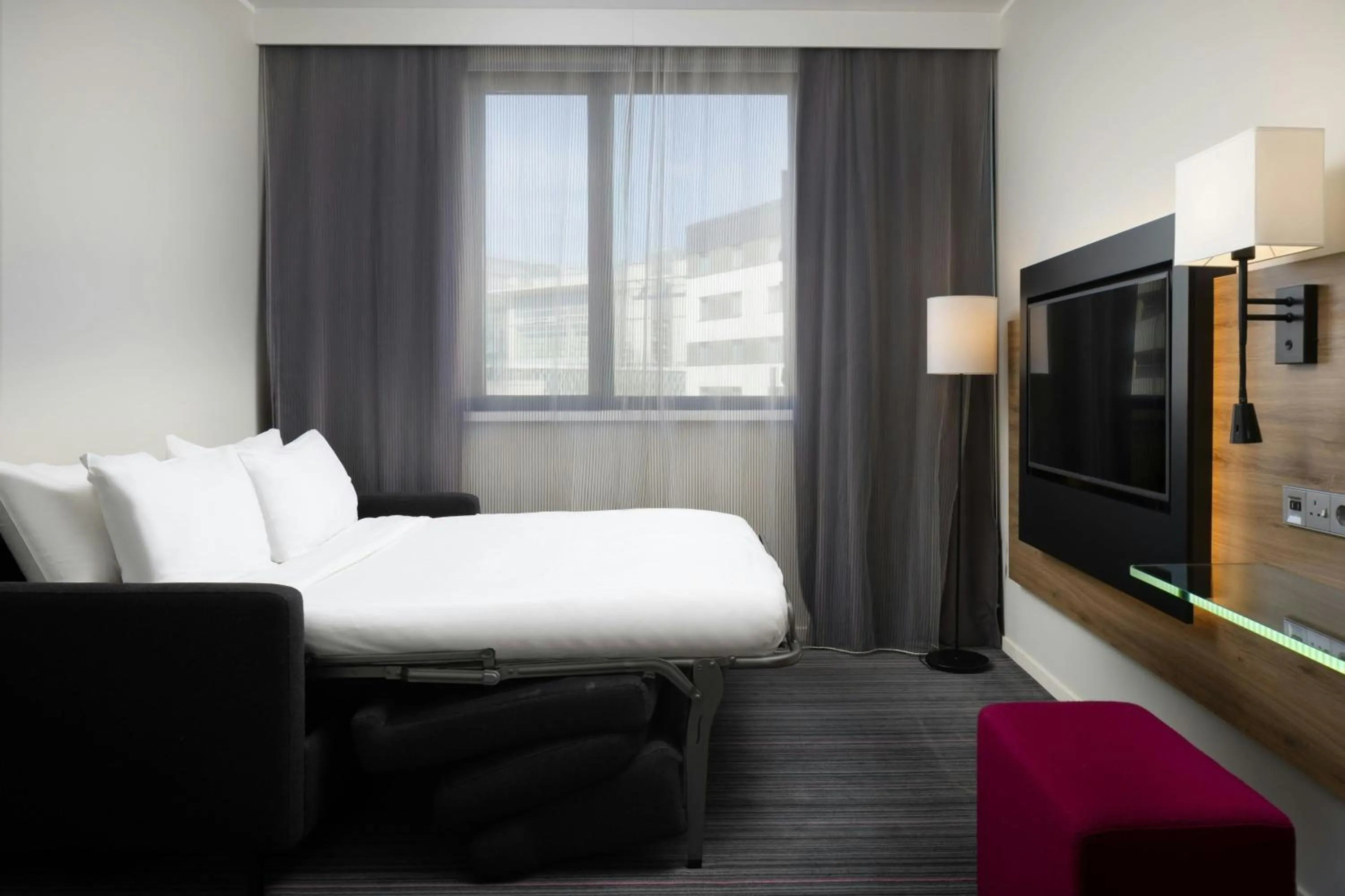 Photo of the whole room, Bed in Moxy Southampton