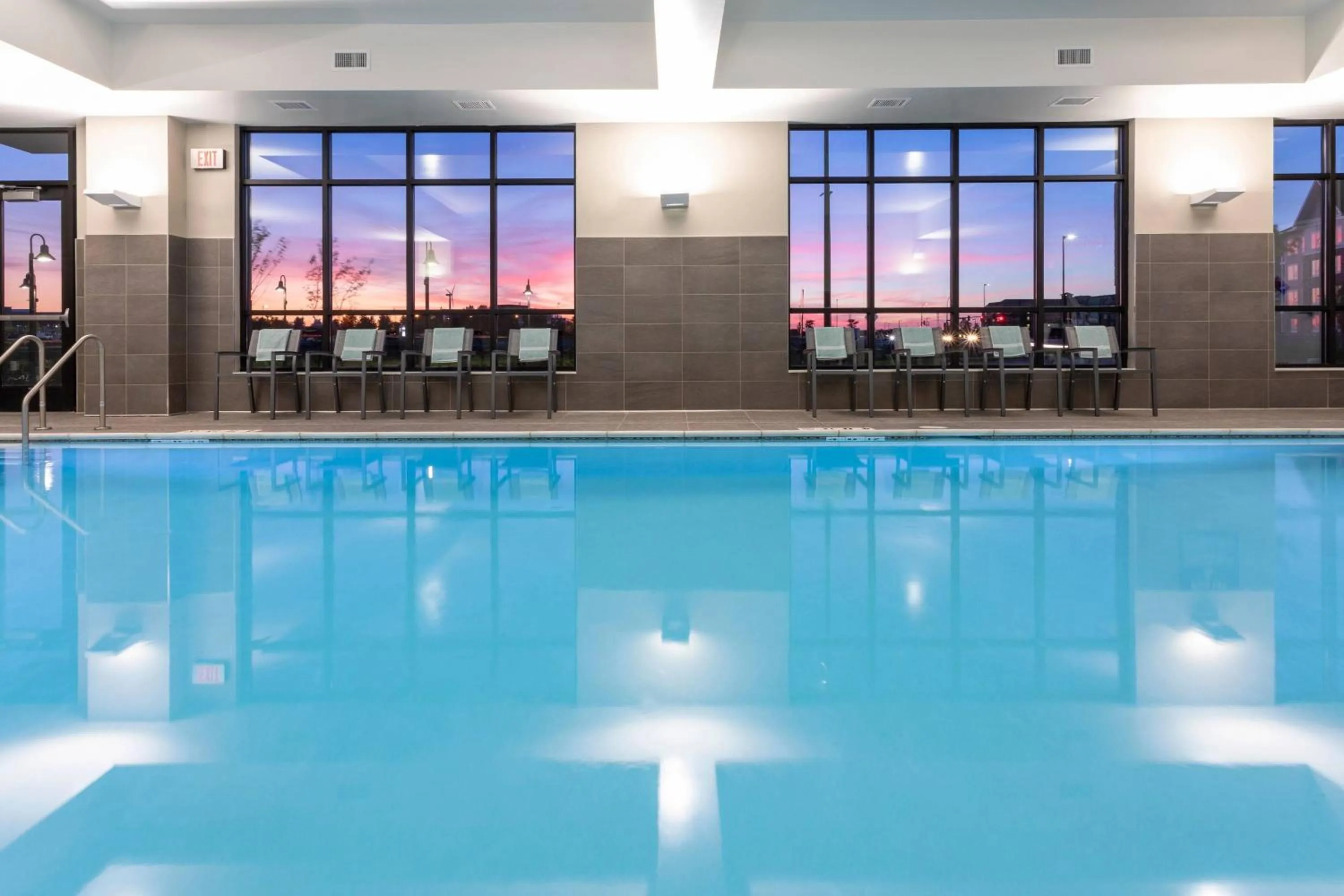 Swimming pool in SpringHill Suites Minneapolis Maple Grove/Arbor Lakes