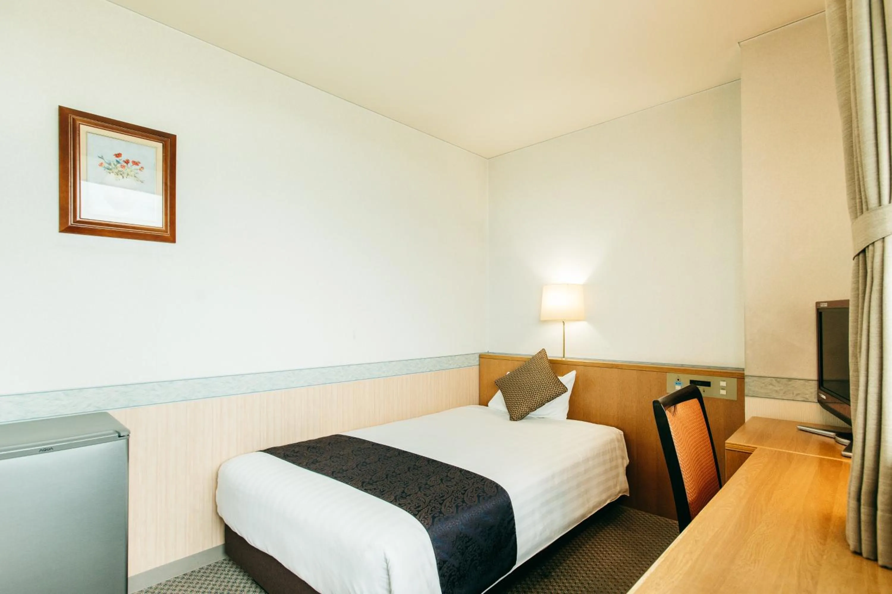 Photo of the whole room, Bed in KAMENOI HOTEL Yanagawa
