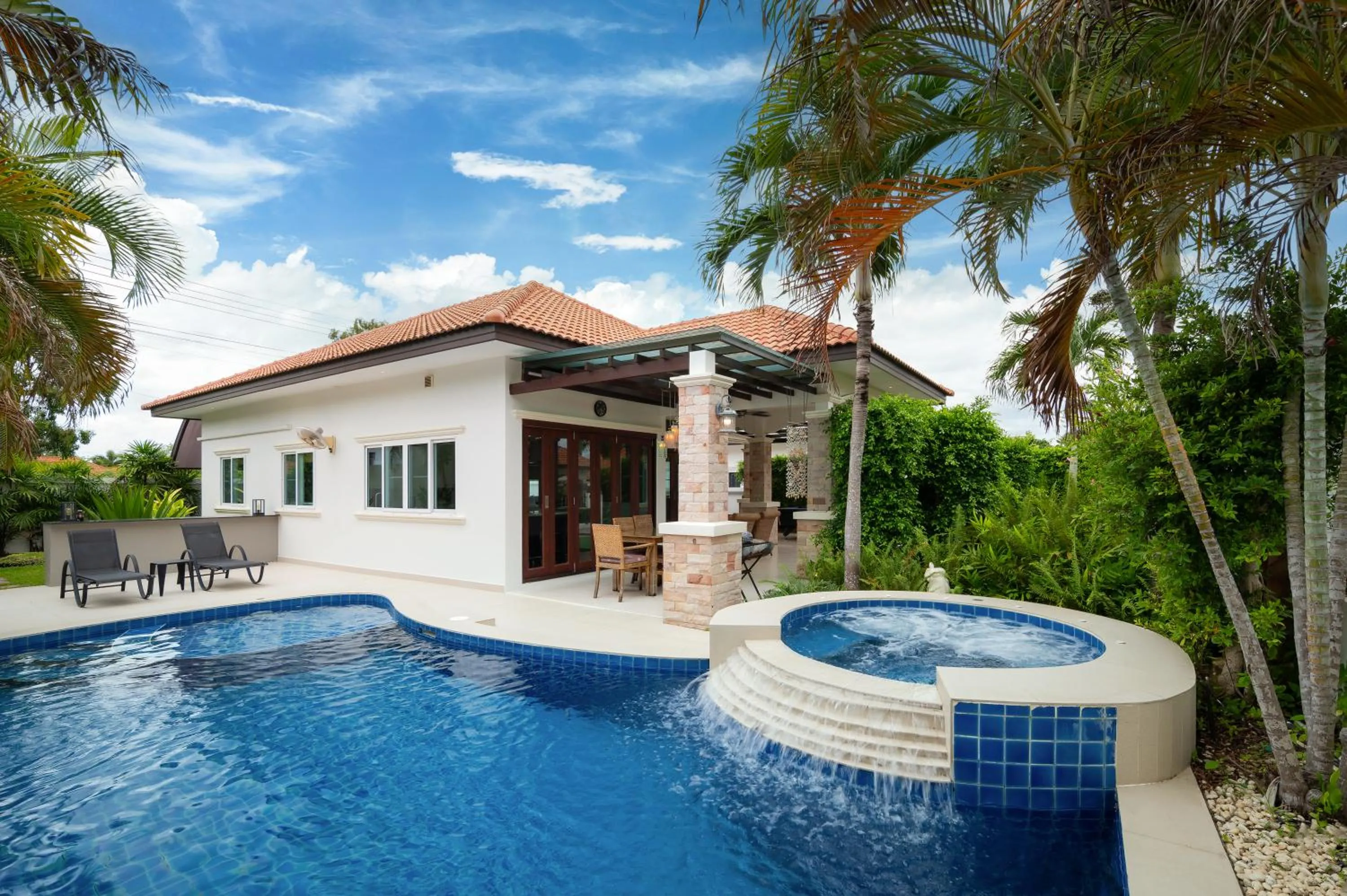 Hot Tub in Orchid Paradise Homes OPV 30