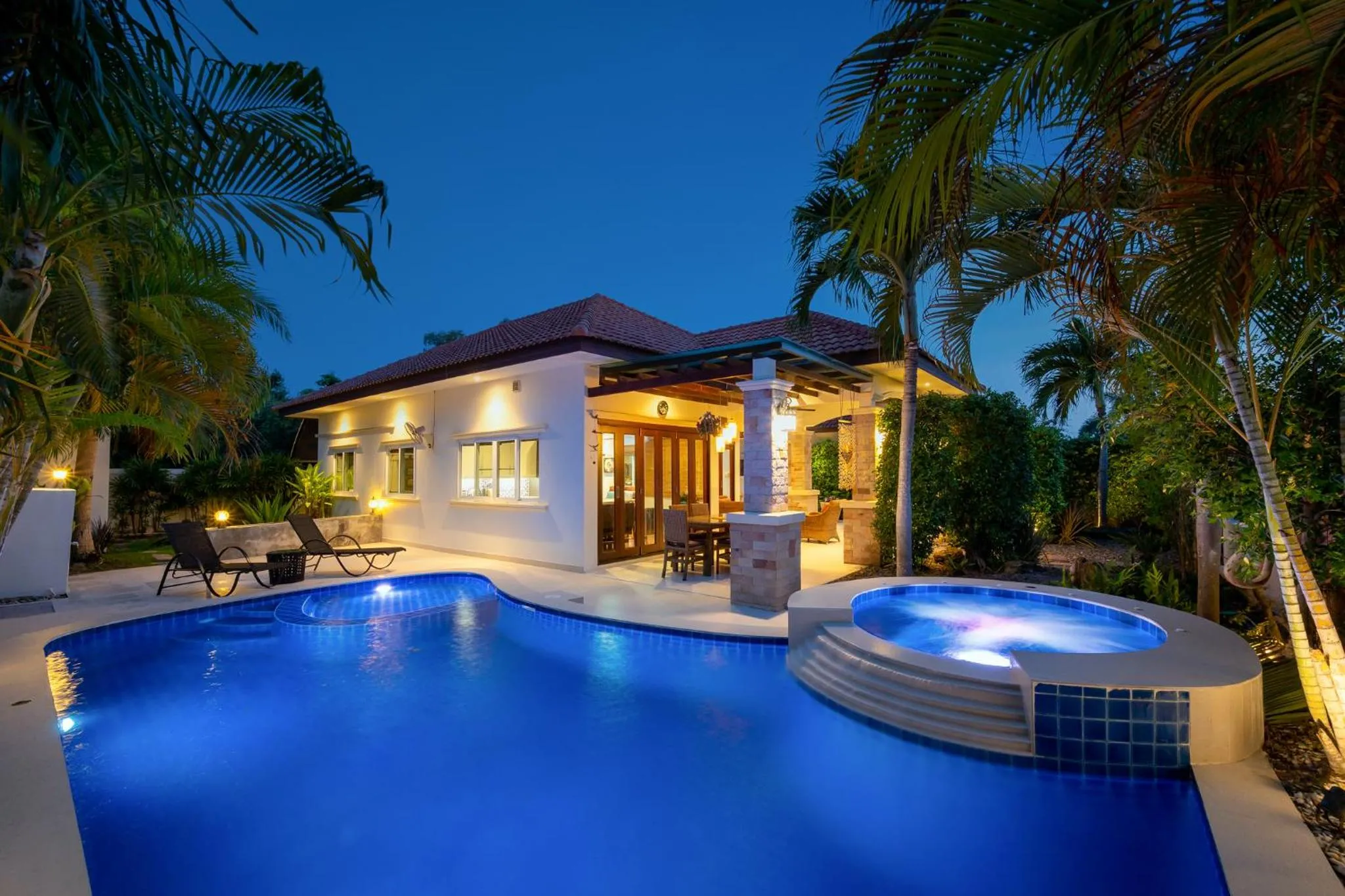 Hot Tub in Orchid Paradise Homes OPV 30