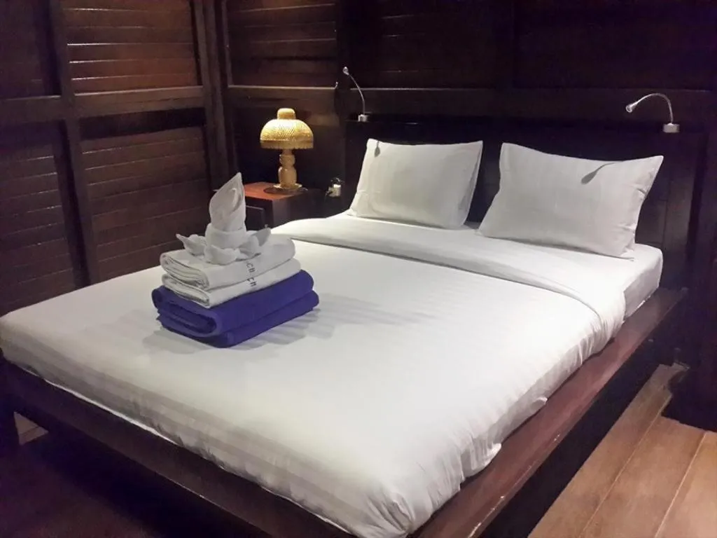 Photo of the whole room, Bed in Turtle Garden Hotel