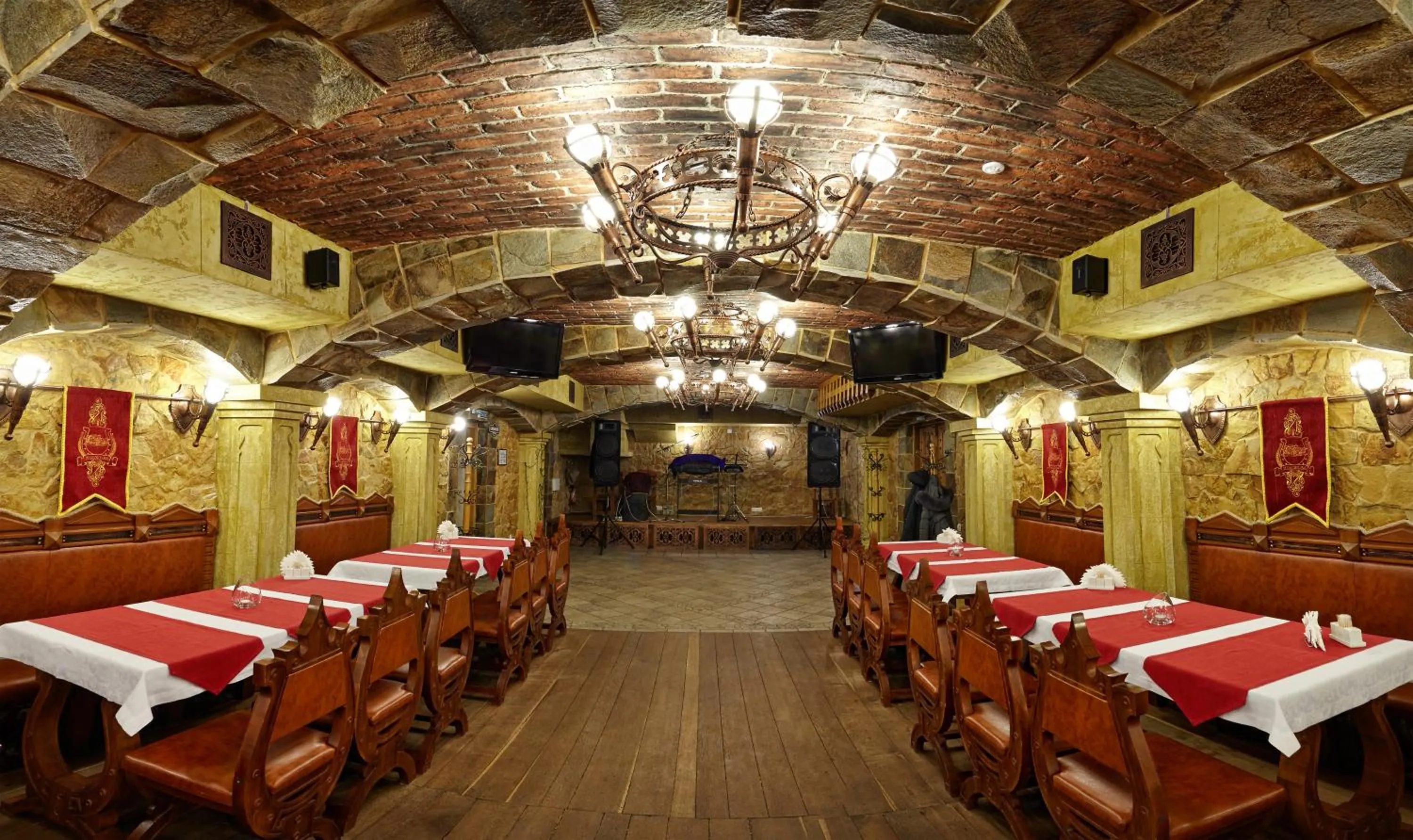 Restaurant/places to eat in Pidkova