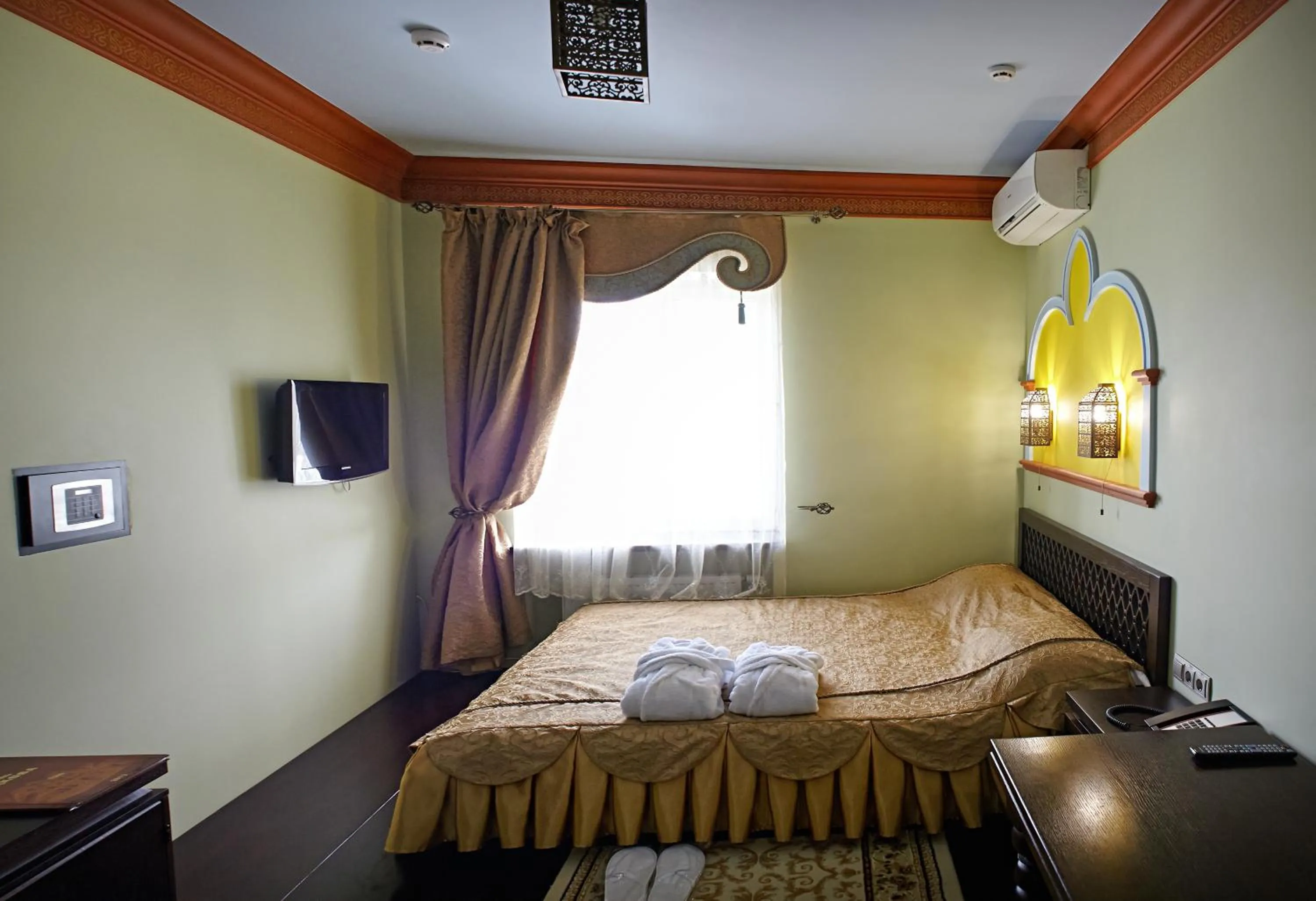 Photo of the whole room, Bed in Pidkova