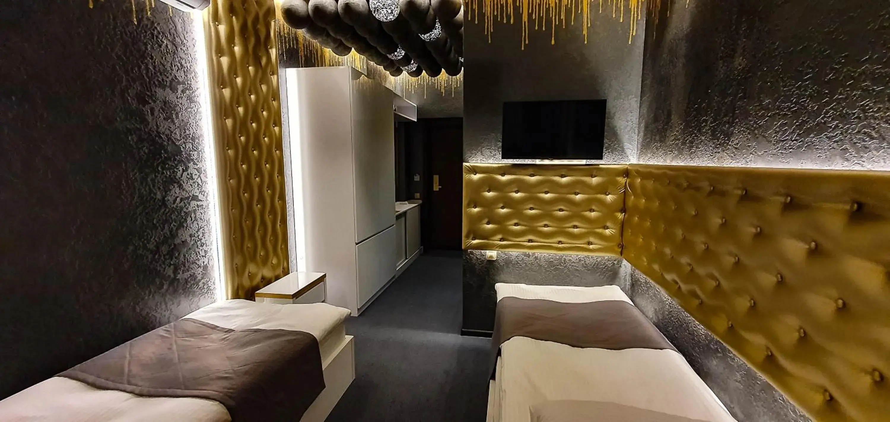 Deluxe Double or Twin Room with Balcony - single occupancy in Pidkova Deluxe Double or Twin Room with Balcony - single occupancy in Pidkova