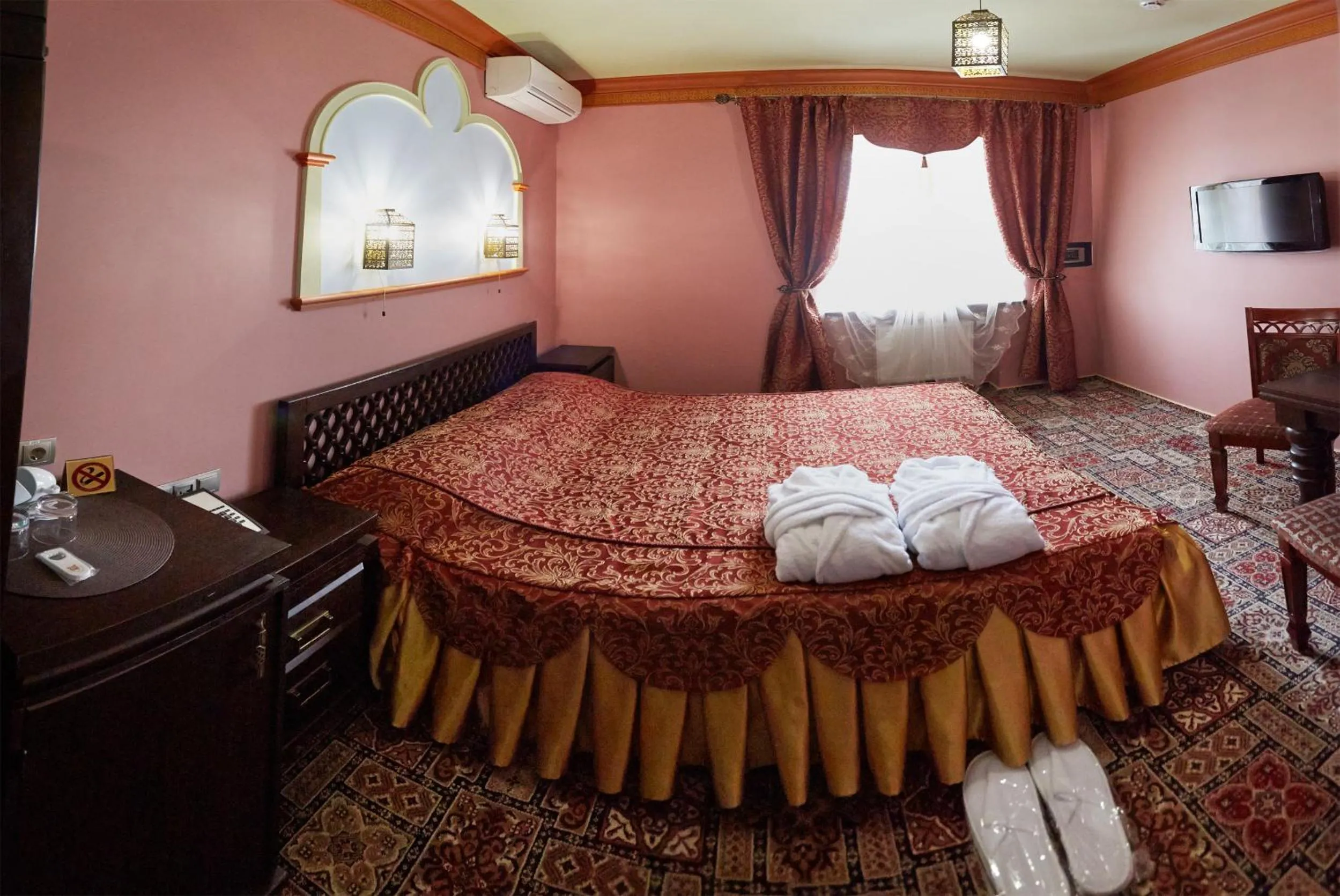 Photo of the whole room, Bed in Pidkova