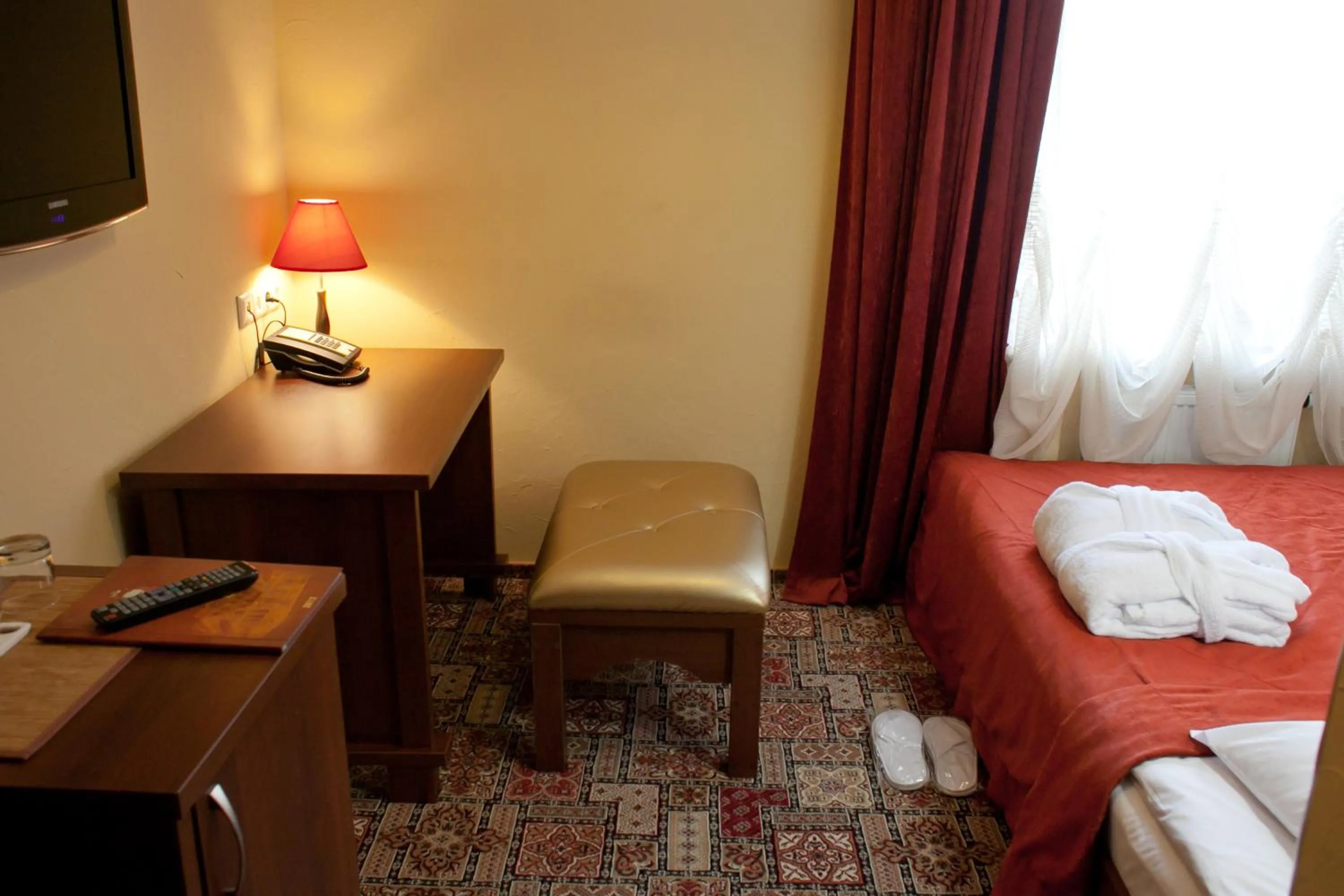 Photo of the whole room, Bed in Pidkova