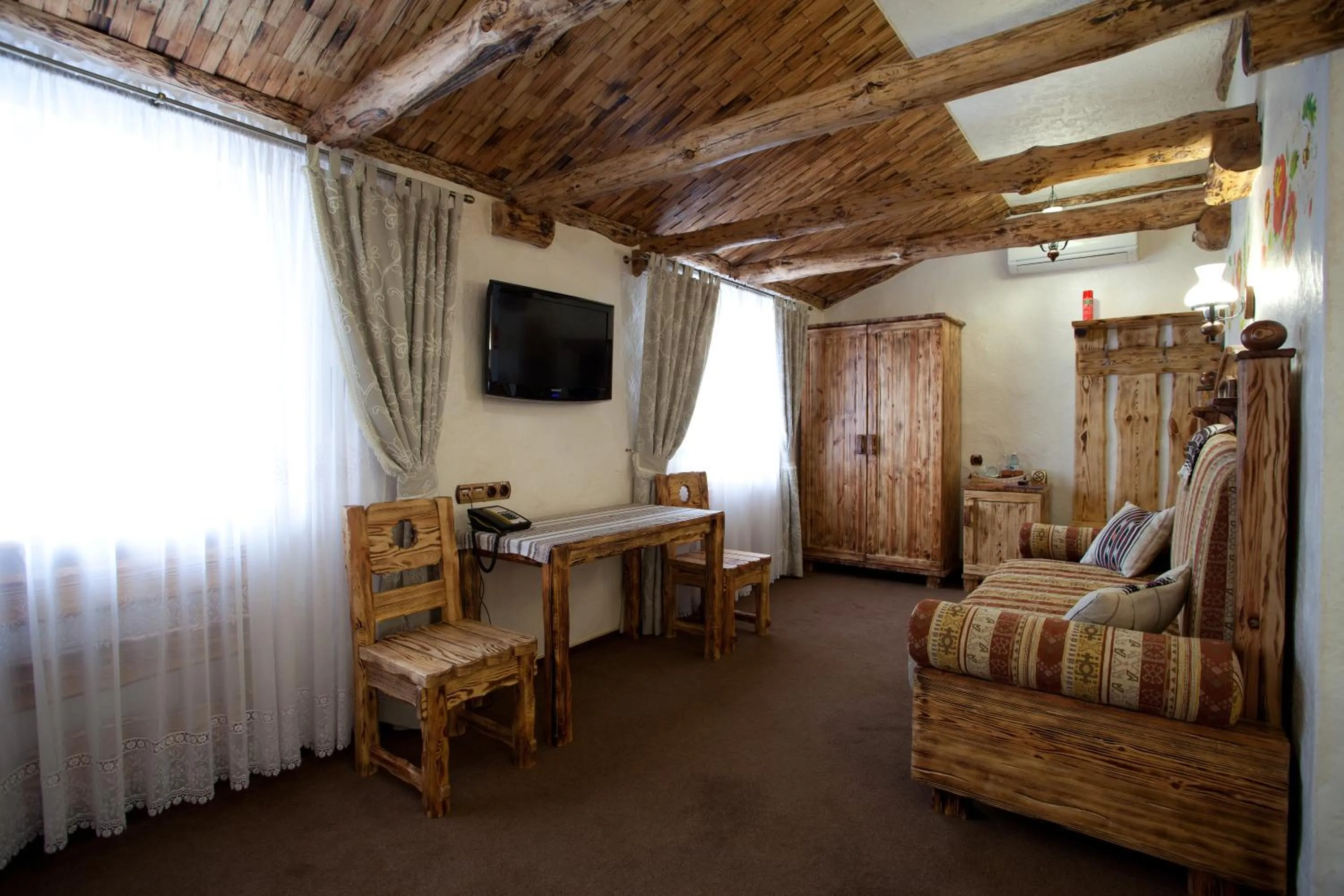 Communal lounge/ TV room in Pidkova