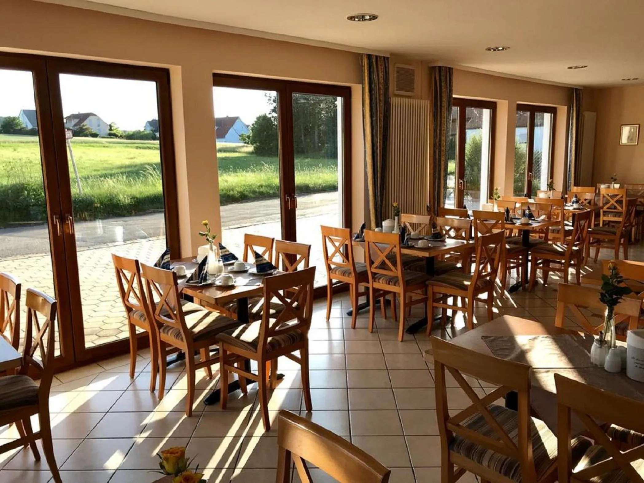 Restaurant/places to eat in Annas Gästehaus