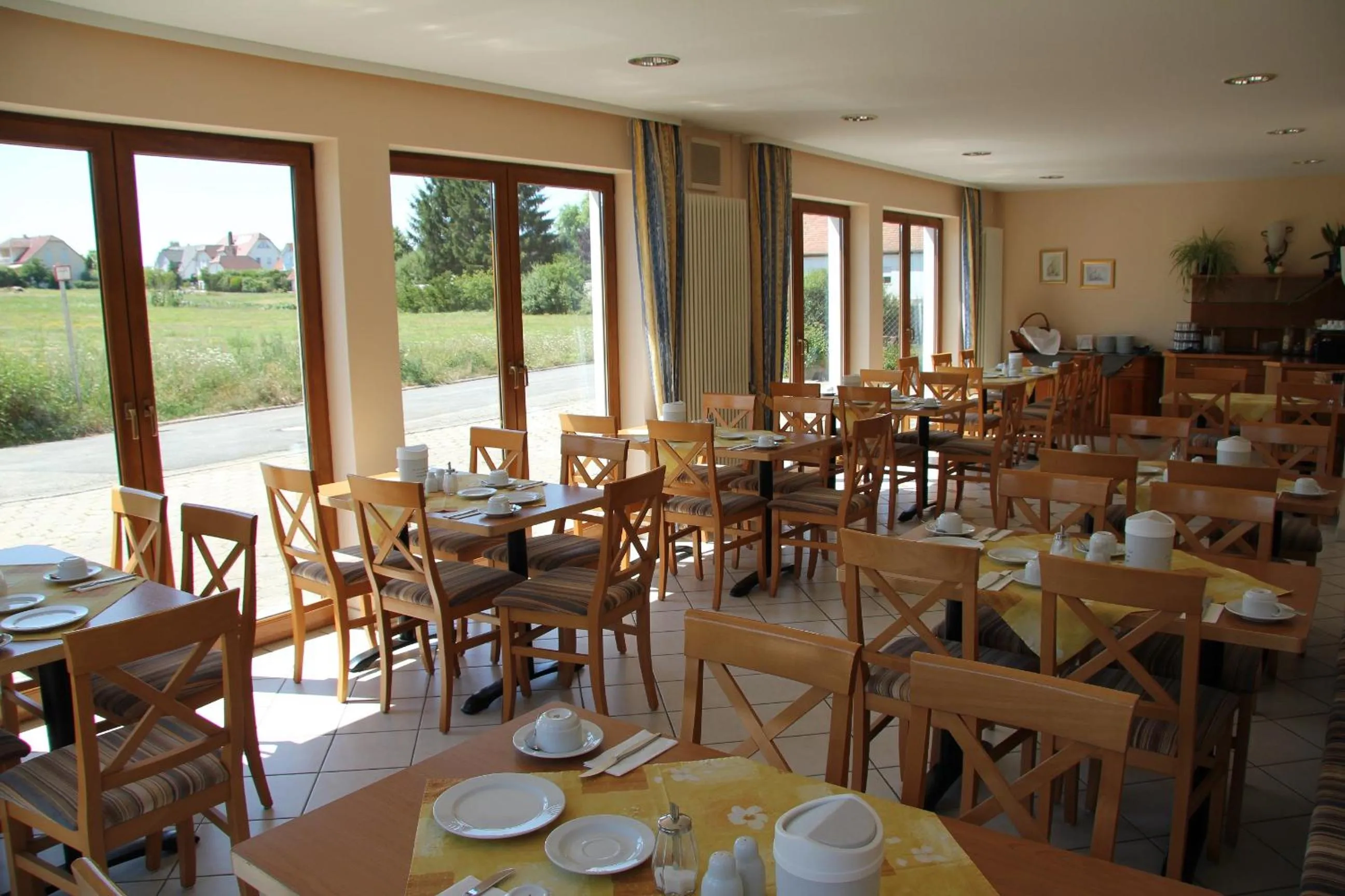 Restaurant/places to eat in Annas Gästehaus