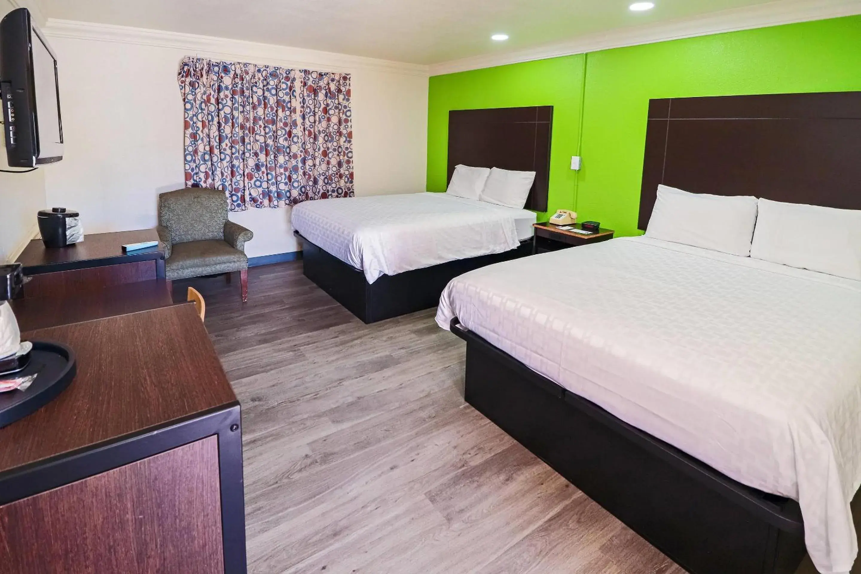 Bedroom, Bed in Rodeway Inn San Antonio Lackland AFB - SeaWorld Bedroom, Bed in Rodeway Inn San Antonio Lackland AFB - SeaWorld