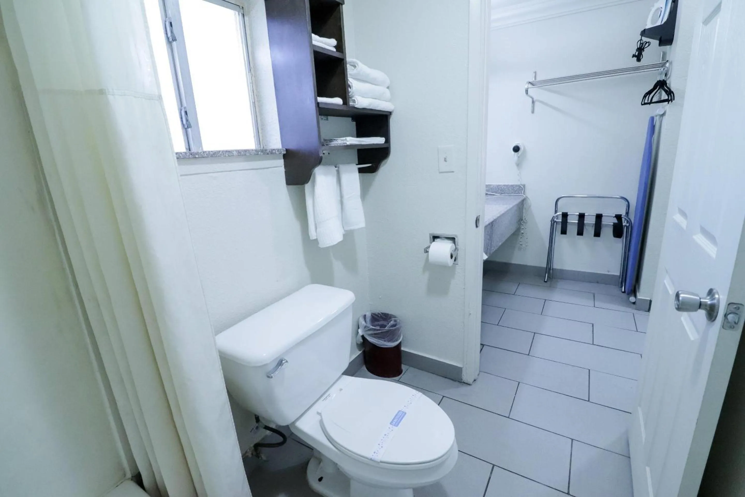 Bedroom in Rodeway Inn San Antonio Lackland AFB - SeaWorld