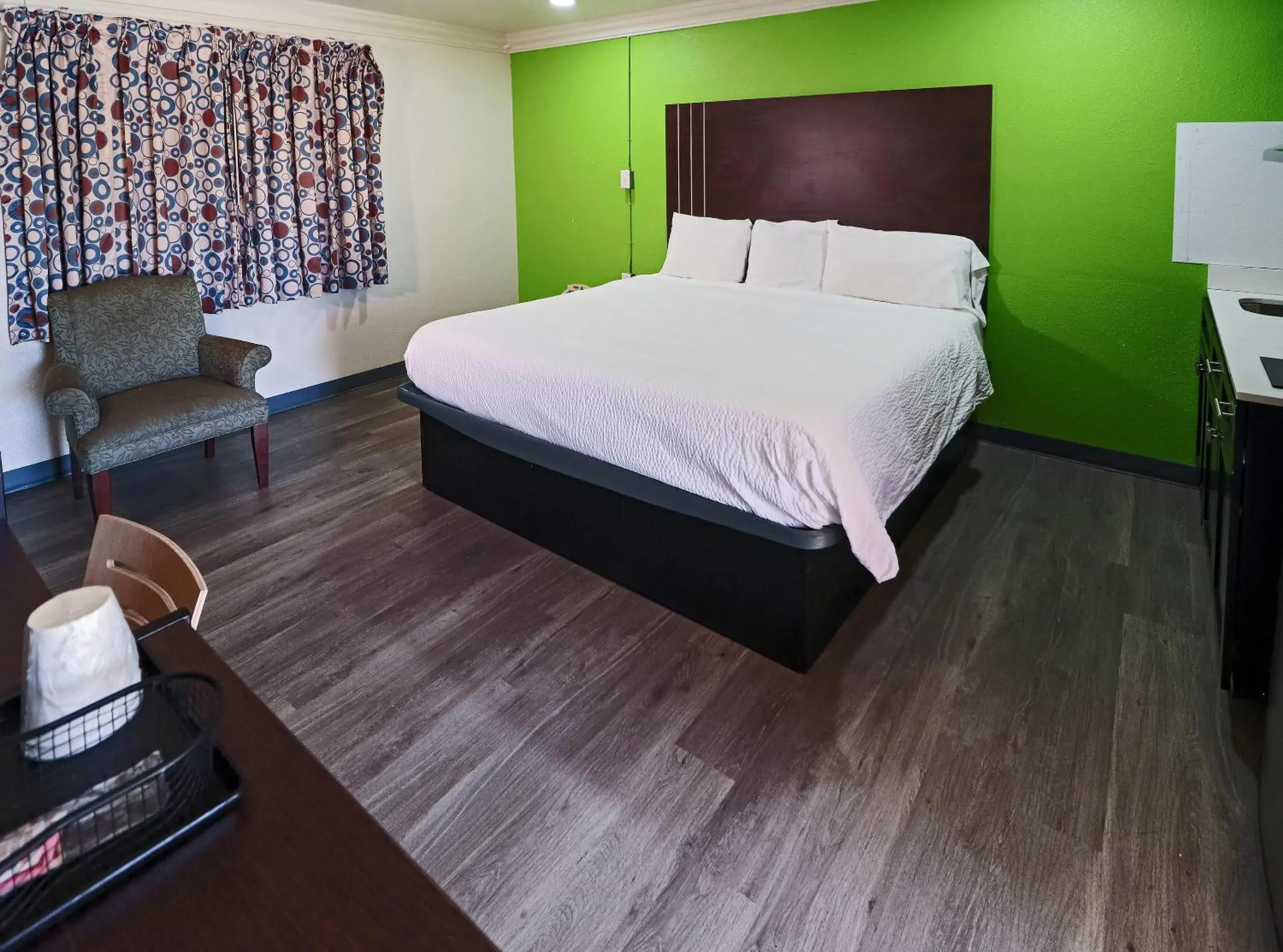 Bedroom, Bed in Rodeway Inn San Antonio Lackland AFB - SeaWorld Bedroom, Bed in Rodeway Inn San Antonio Lackland AFB - SeaWorld