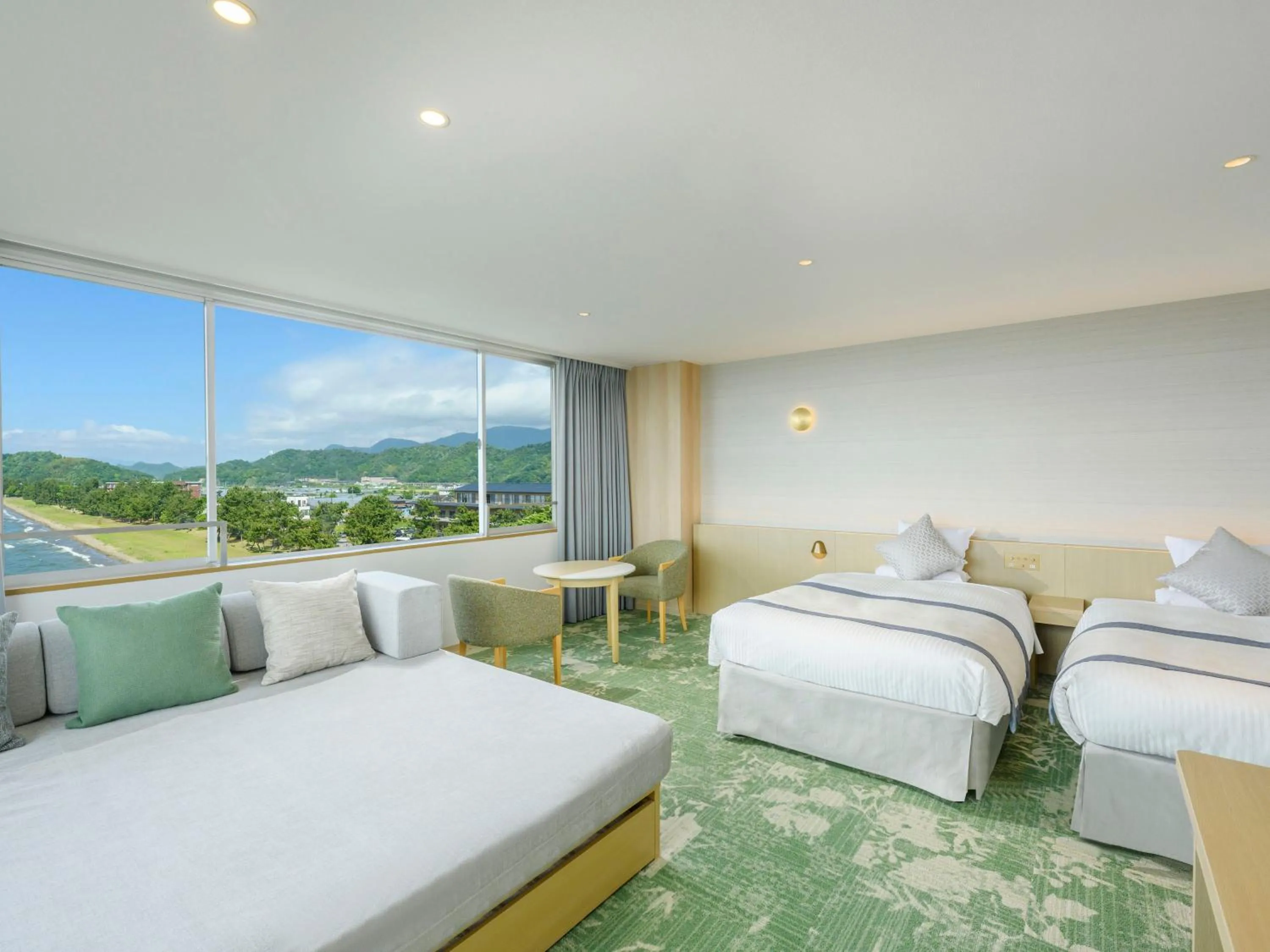 Photo of the whole room, Bed in KAMENOI HOTEL Hikone
