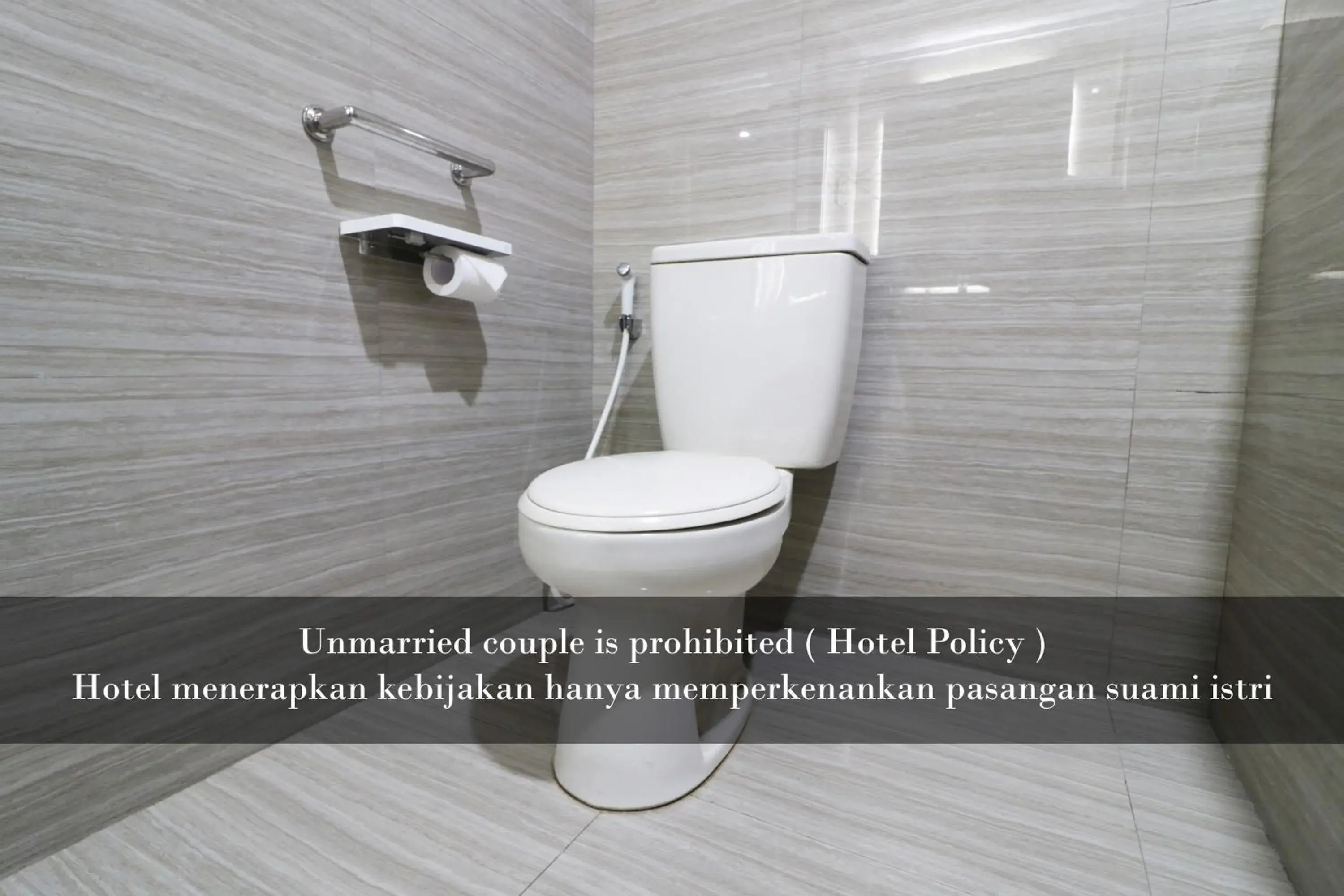 Bathroom in Hotel Gren Alia Cikini Bathroom in Hotel Gren Alia Cikini