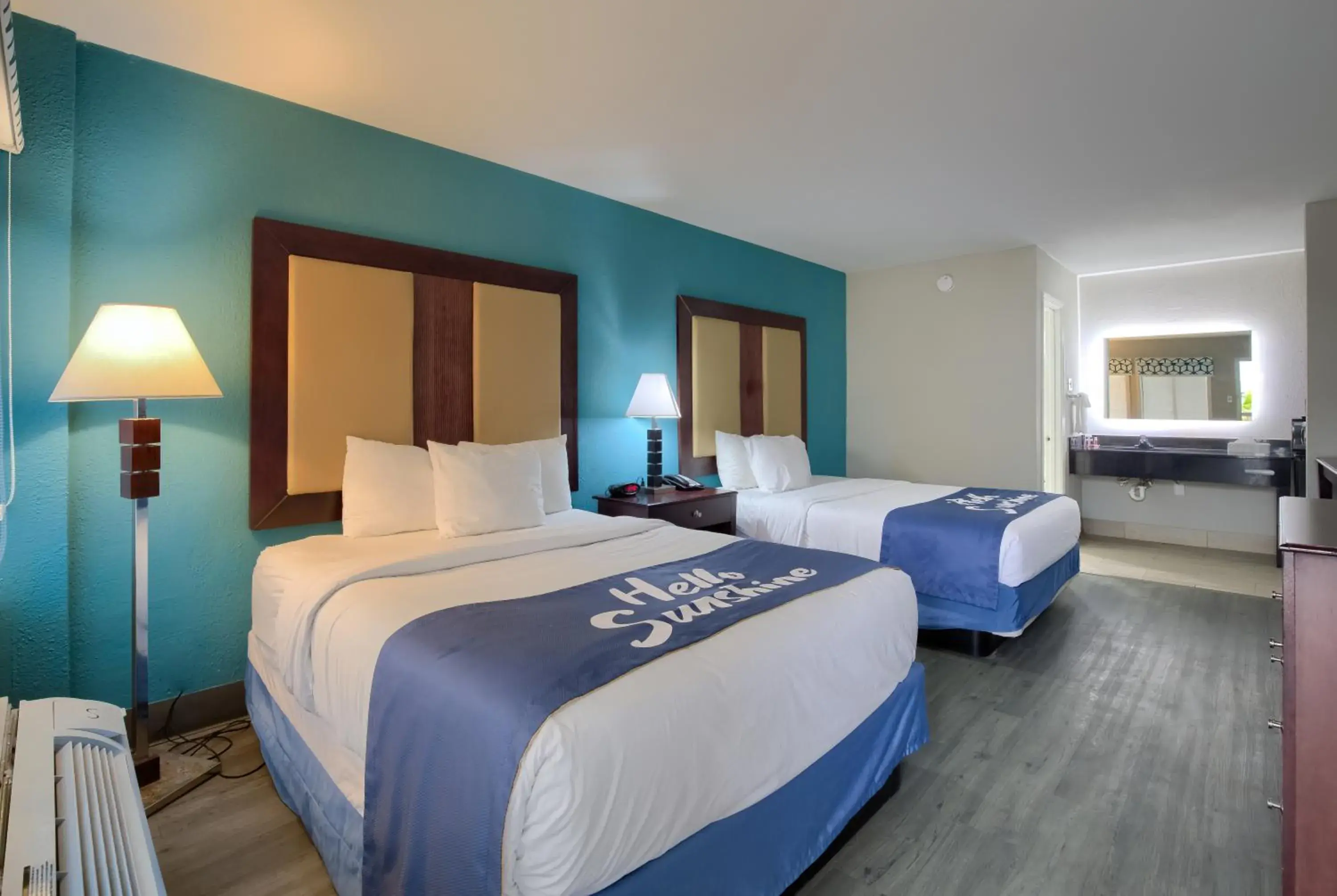 Photo of the whole room, Bed in Days Inn by Wyndham Mobile I-65