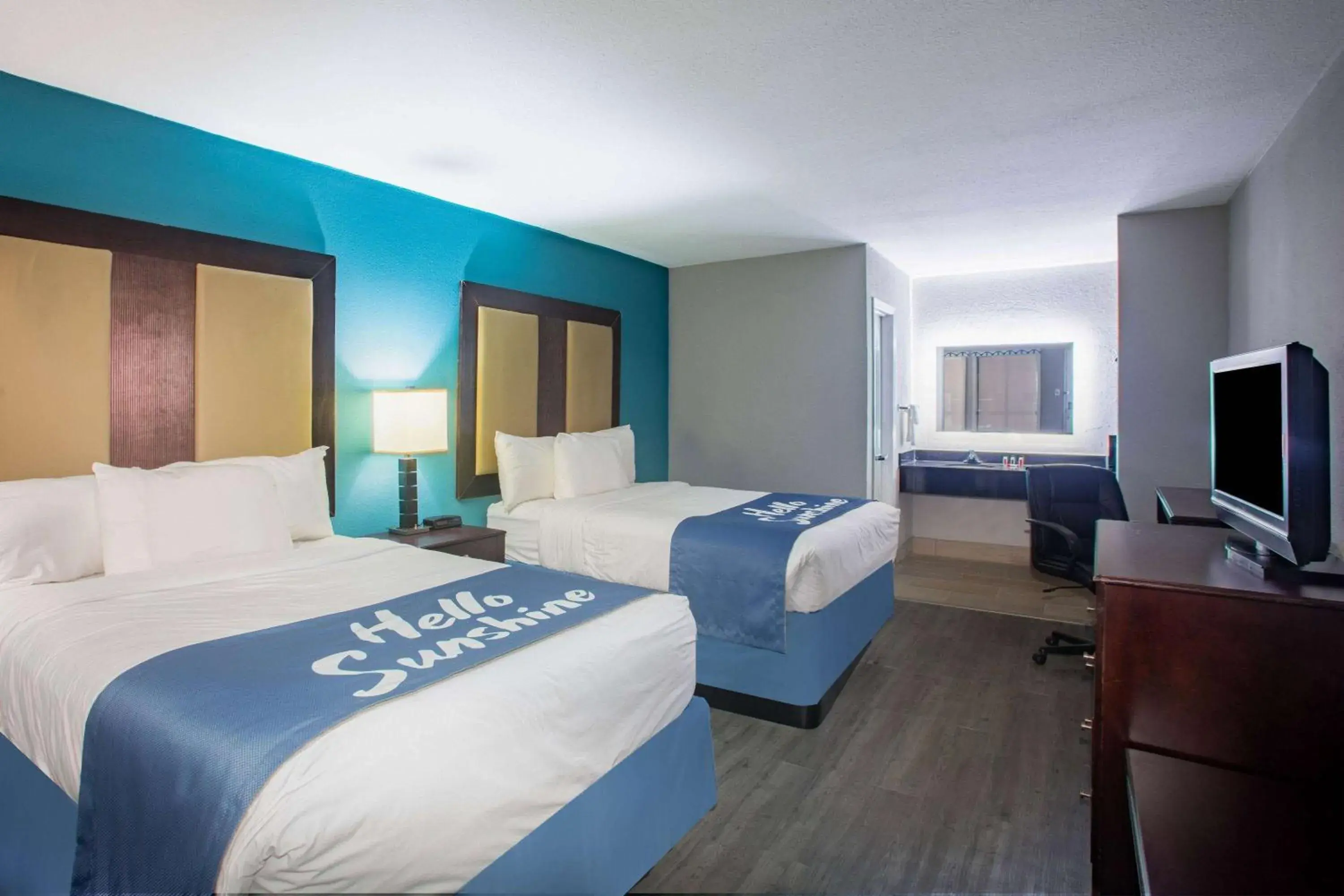 Photo of the whole room, Bed in Days Inn by Wyndham Mobile I-65