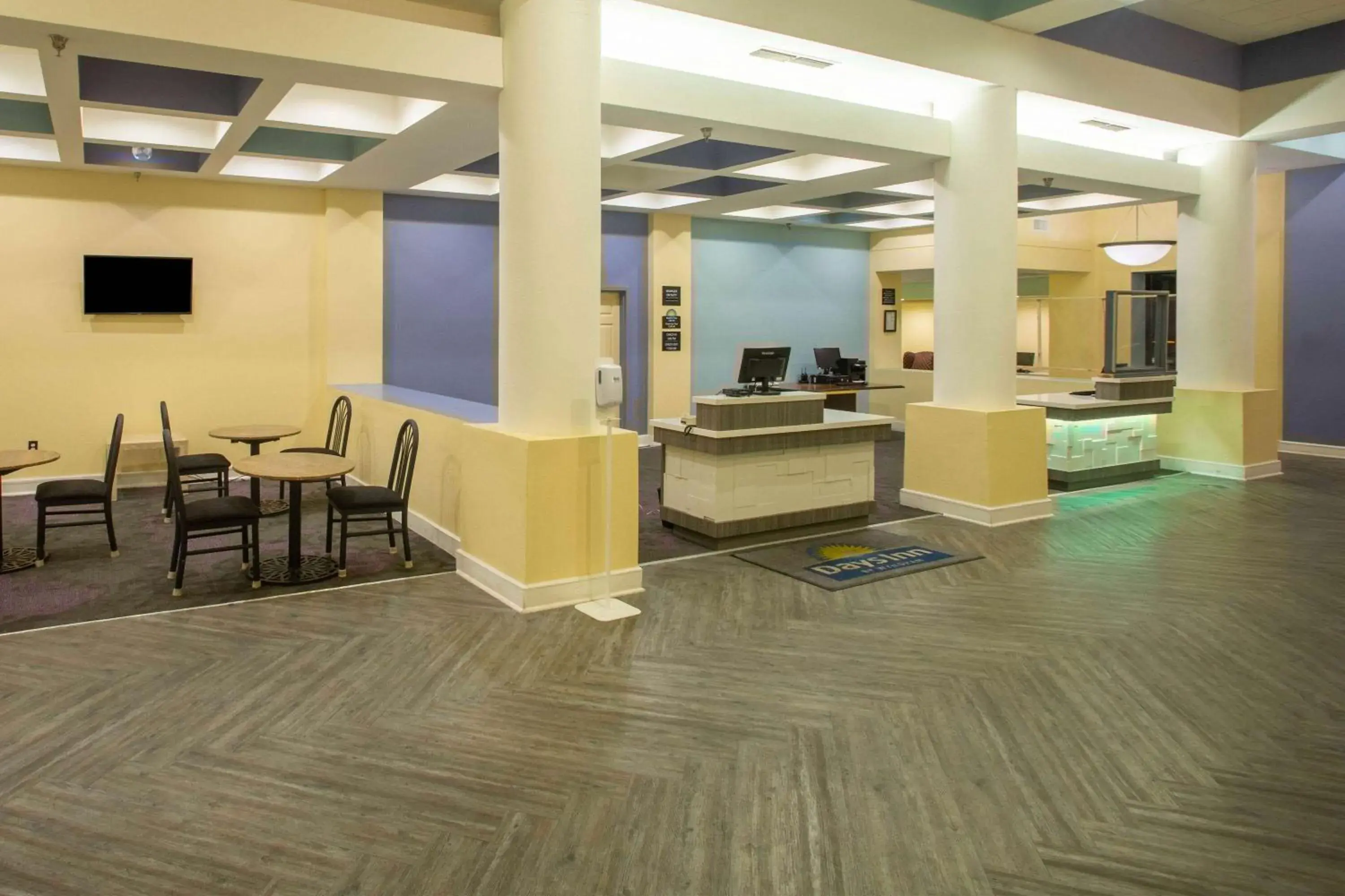 Lobby or reception, Lobby/Reception in Days Inn by Wyndham Mobile I-65