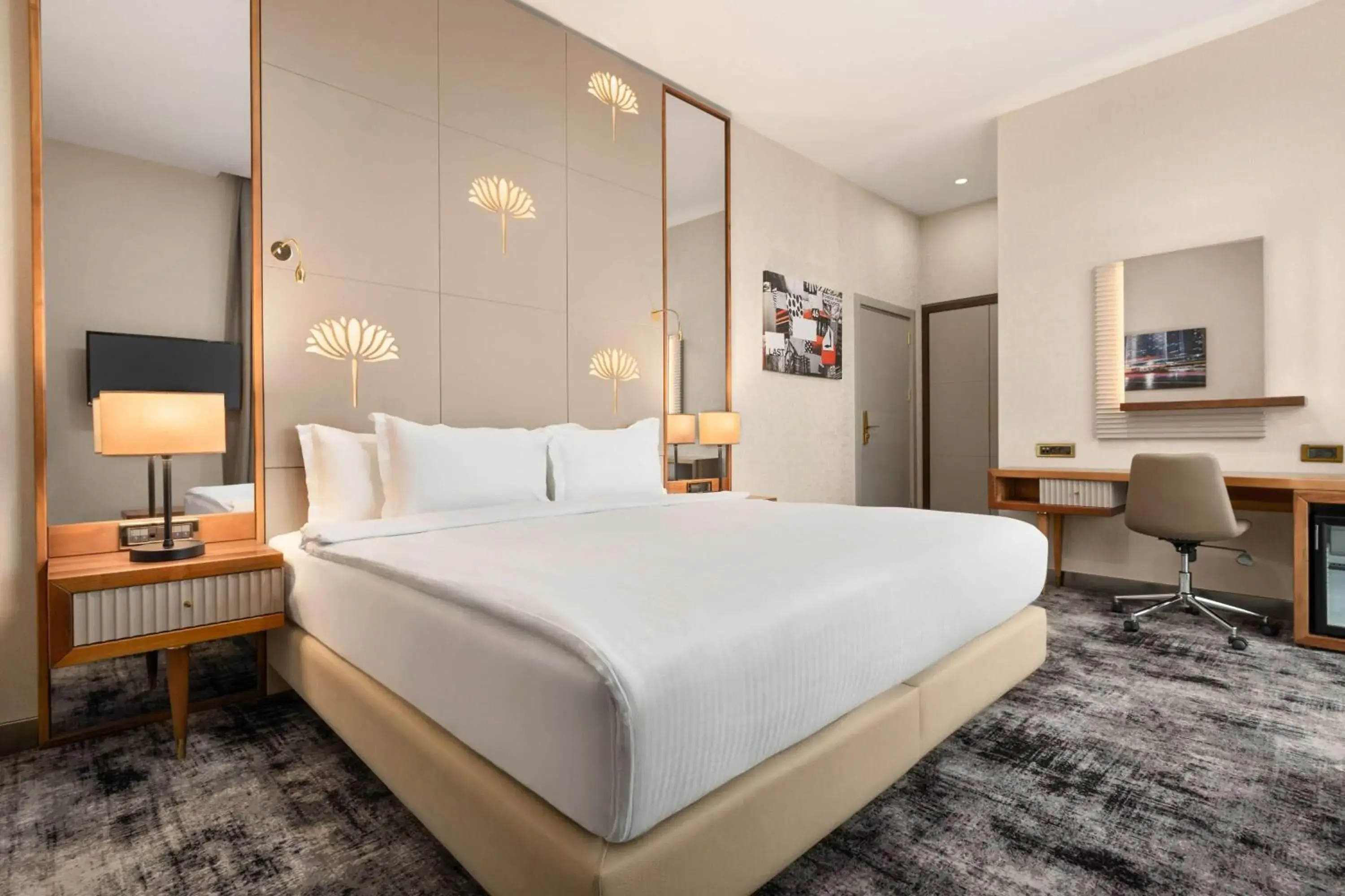 Photo of the whole room, Bed in Tryp by Wyndham Istanbul Topkapi Photo of the whole room, Bed in Tryp by Wyndham Istanbul Topkapi