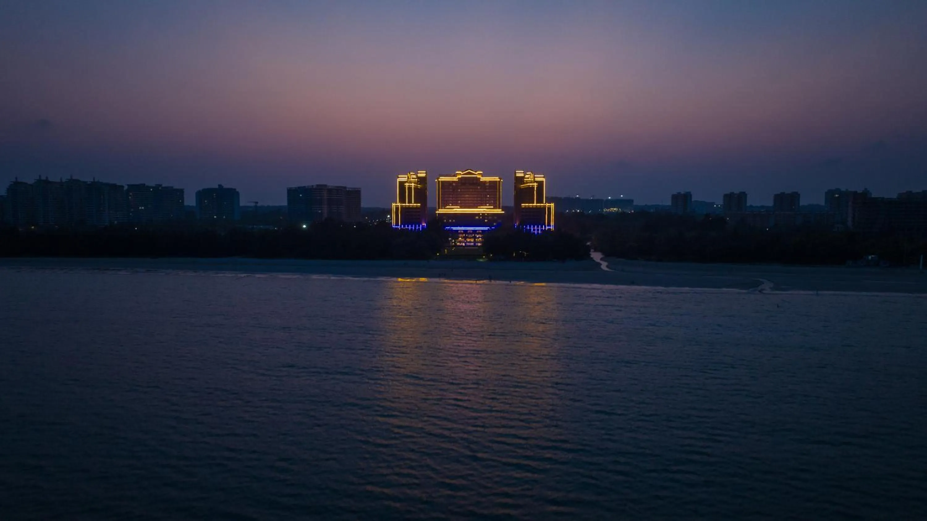 Night in Wyndham Garden Wenchang Nanguo