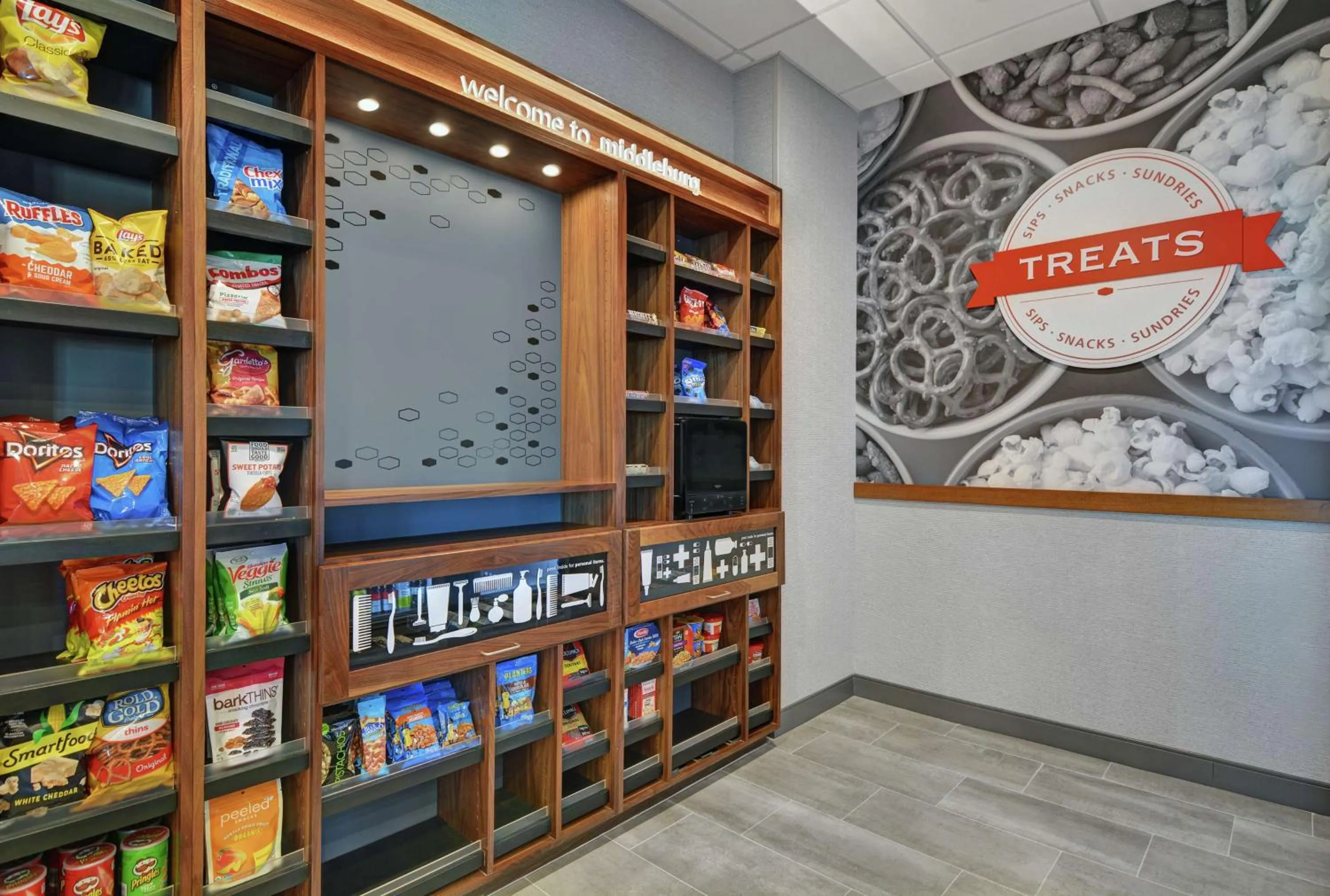 Restaurant/places to eat in Hampton Inn & Suites Middleburg, Fl