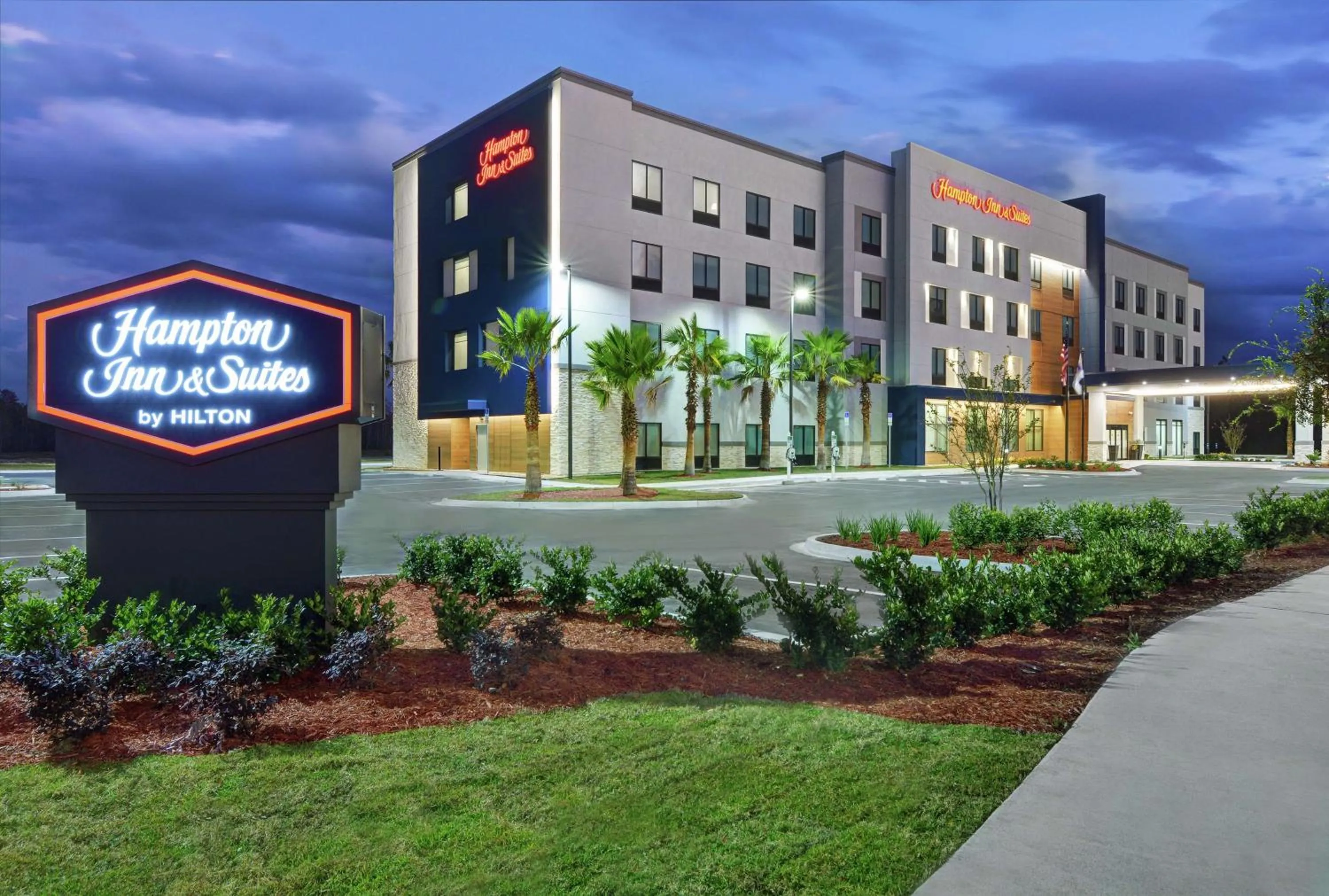 Property building in Hampton Inn & Suites Middleburg, Fl