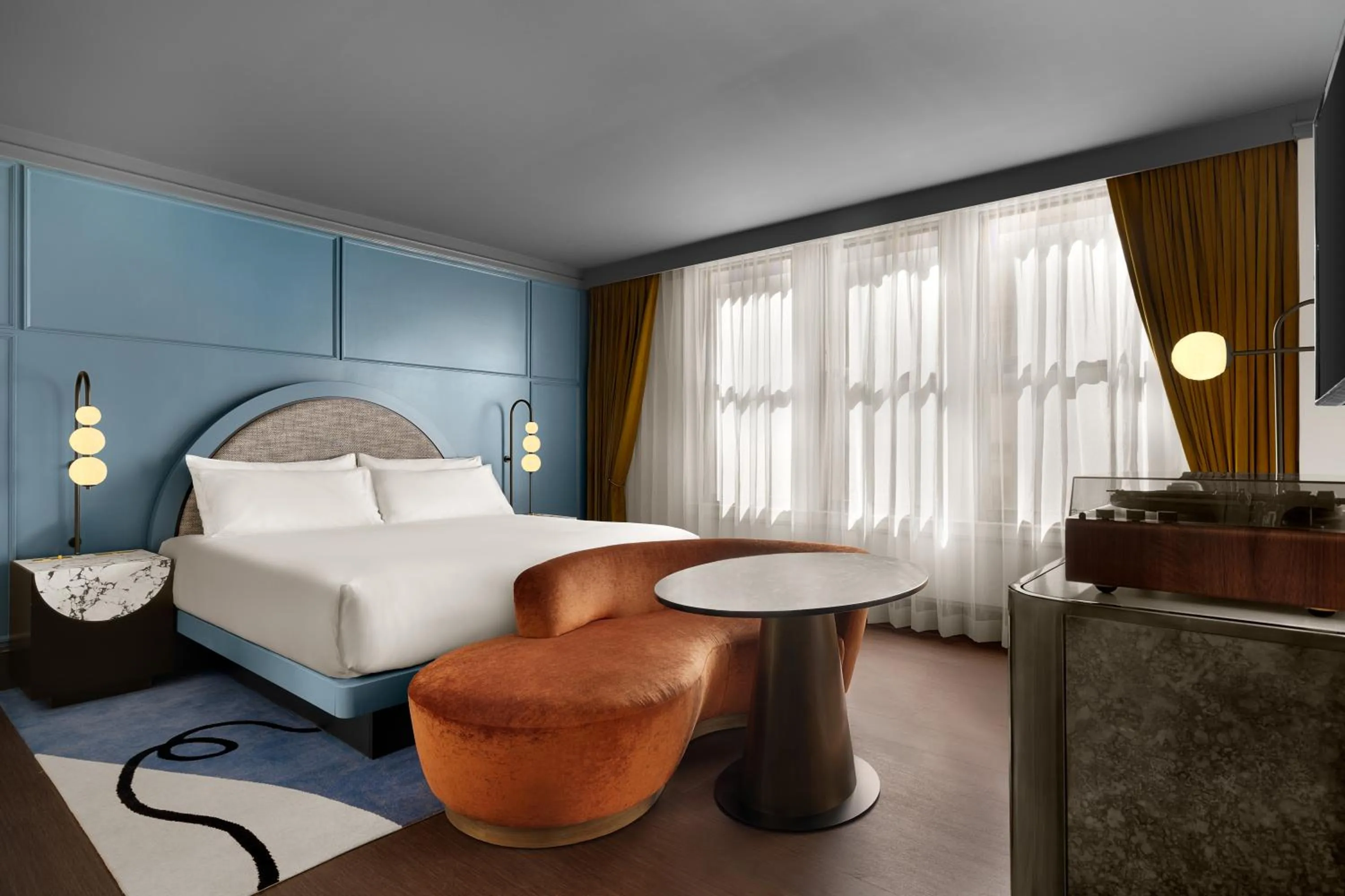 Bed in The Gunter Hotel San Antonio Riverwalk