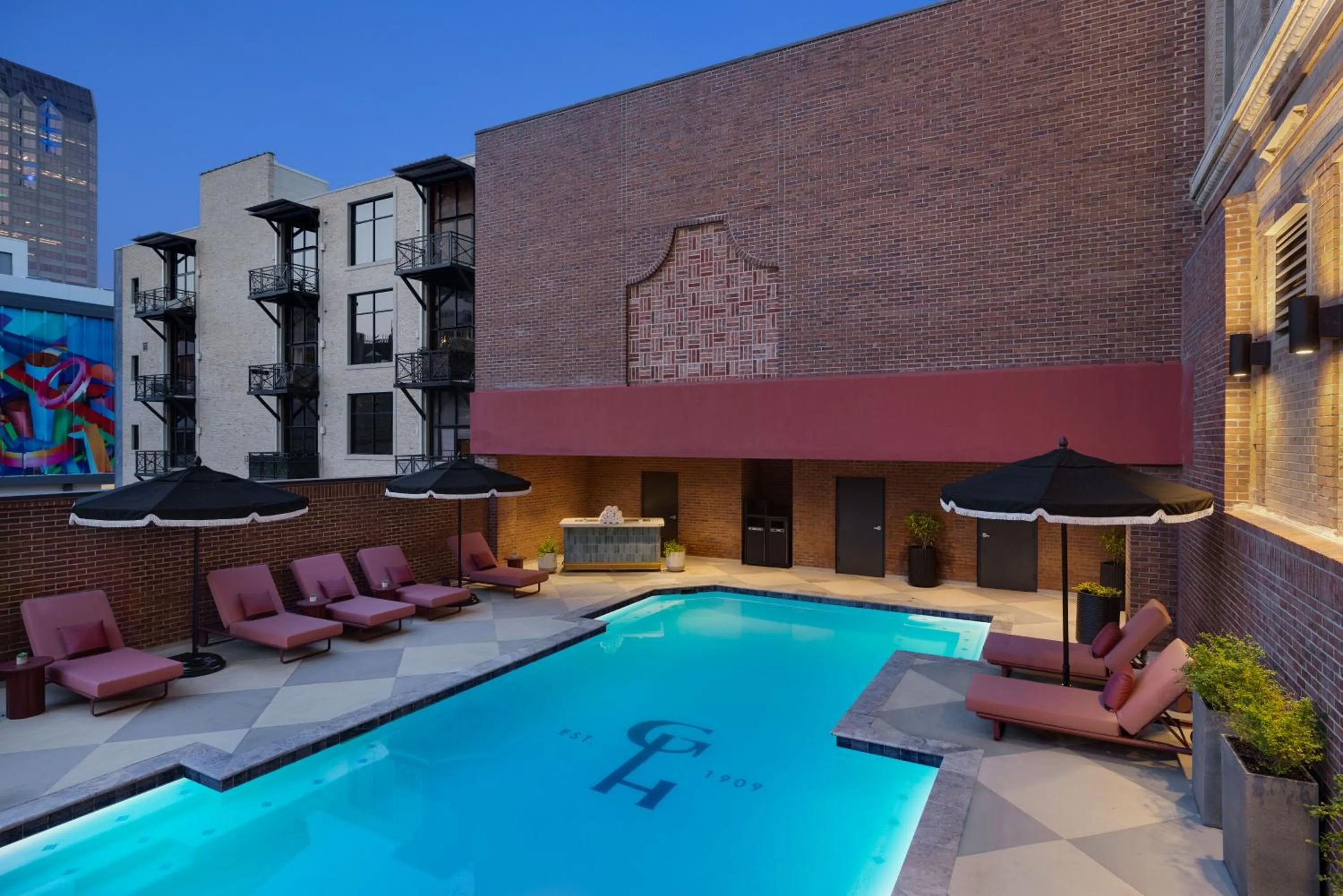 Swimming pool in The Gunter Hotel San Antonio Riverwalk