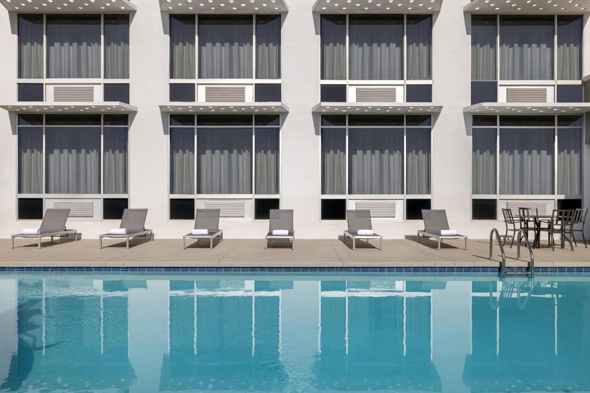 Swimming pool in Holiday Inn Express & Suites Phoenix - Midtown, an IHG Hotel