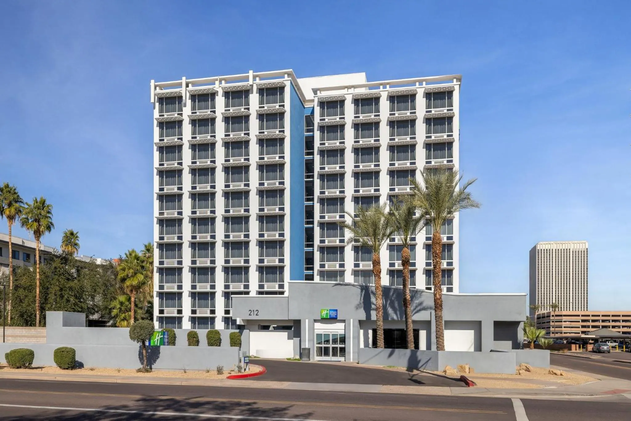 Property building in Holiday Inn Express & Suites Phoenix - Midtown, an IHG Hotel