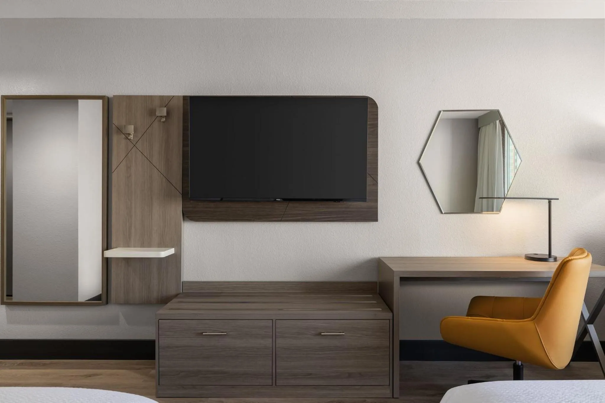 Photo of the whole room, Bed in Holiday Inn Express & Suites Phoenix - Midtown, an IHG Hotel