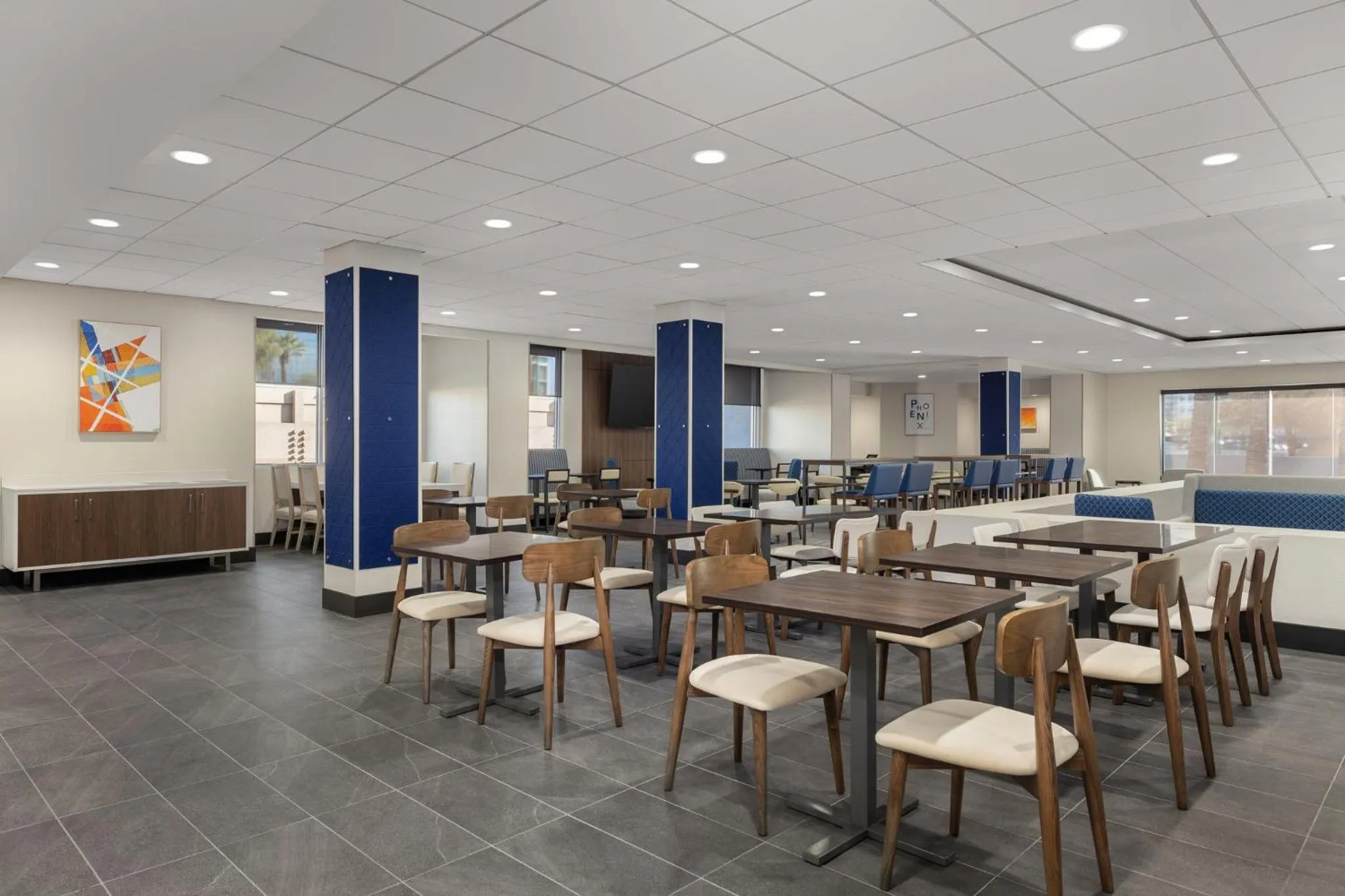 Breakfast in Holiday Inn Express & Suites Phoenix - Midtown, an IHG Hotel