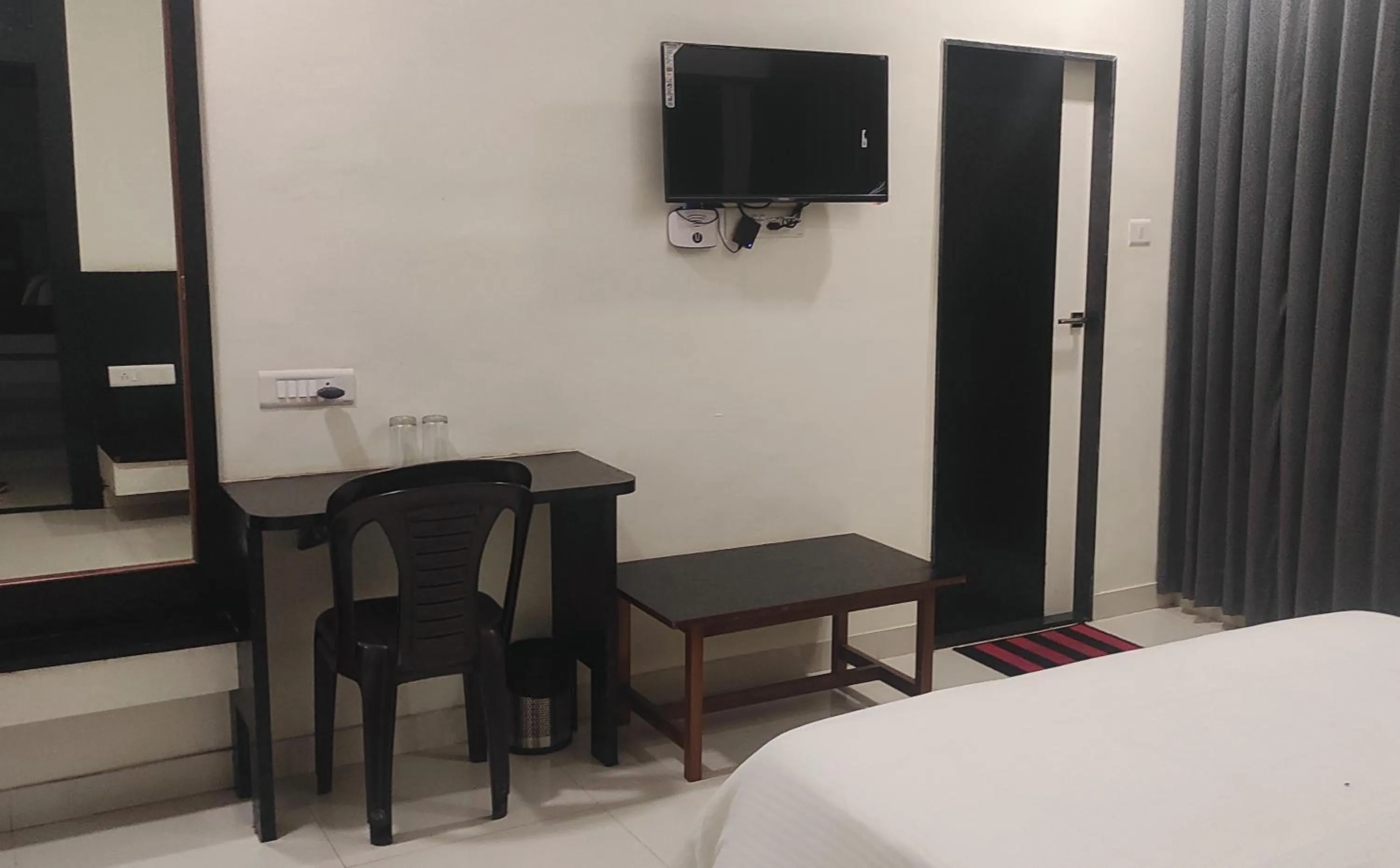 Bed in Hotel Matruchhaya Lonavala - Near Loanvala Station - Quality and Comfort