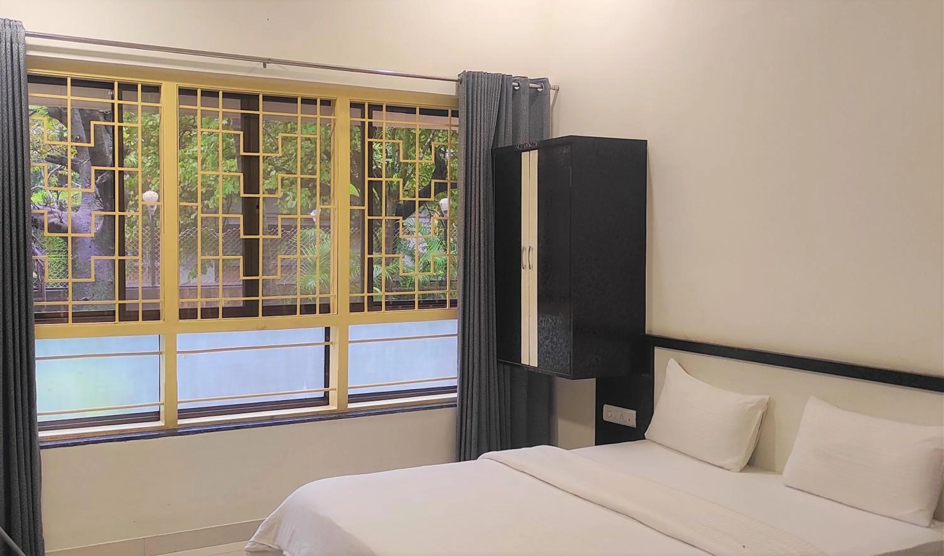 Bed in Hotel Matruchhaya Lonavala - Near Loanvala Station - Quality and Comfort