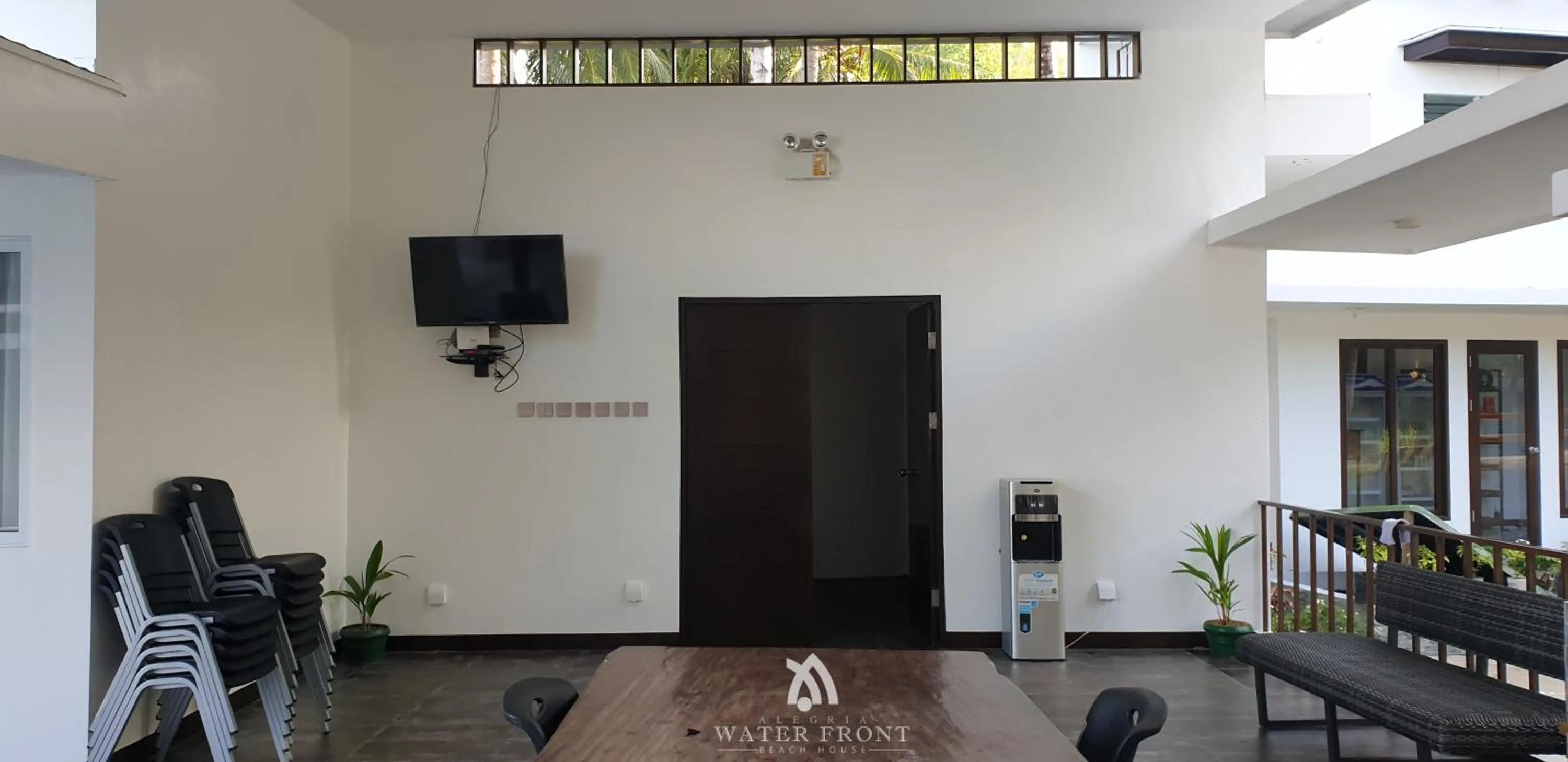 TV and multimedia in Alegria Water Front Beach House