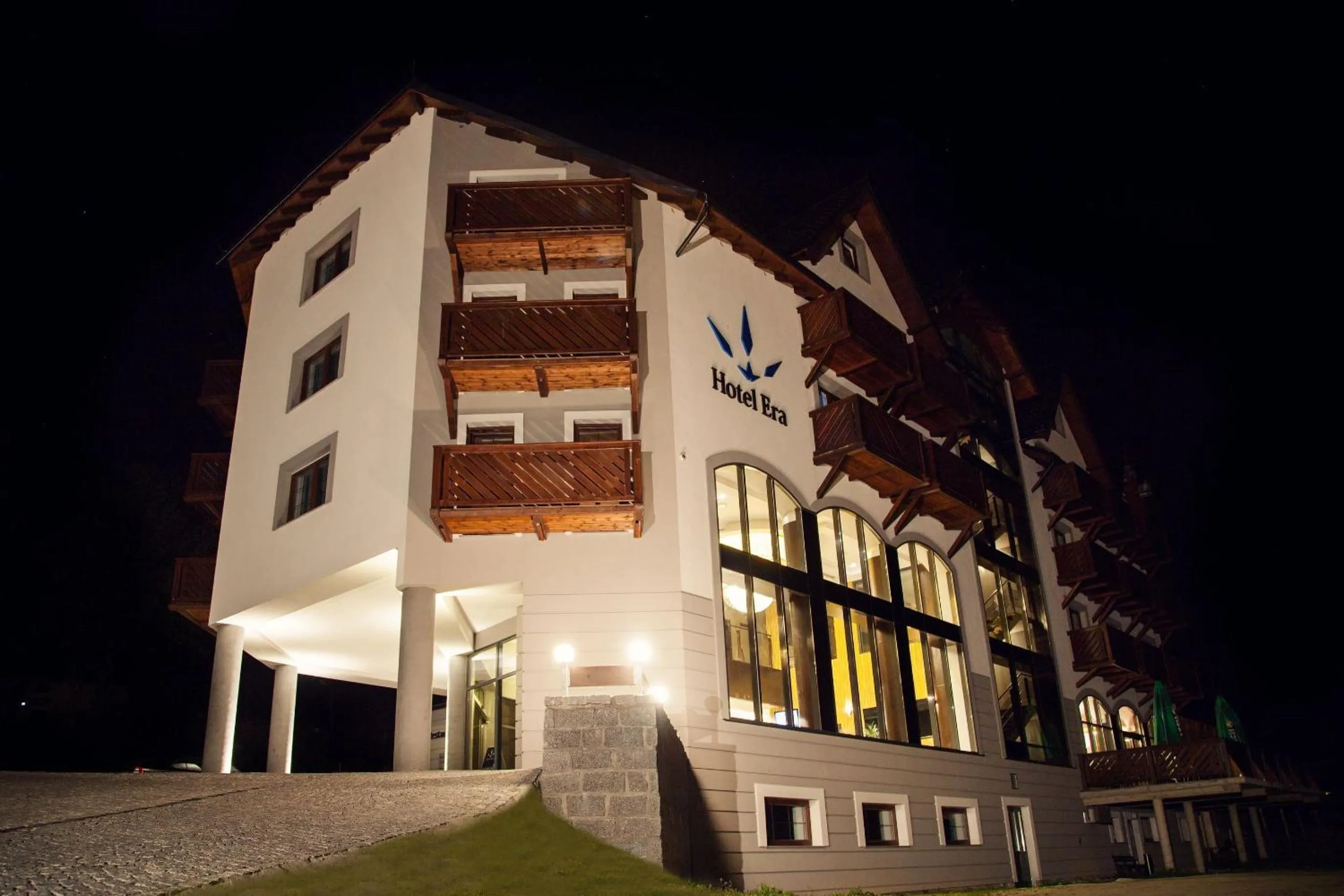 Facade/entrance in Hotel Era